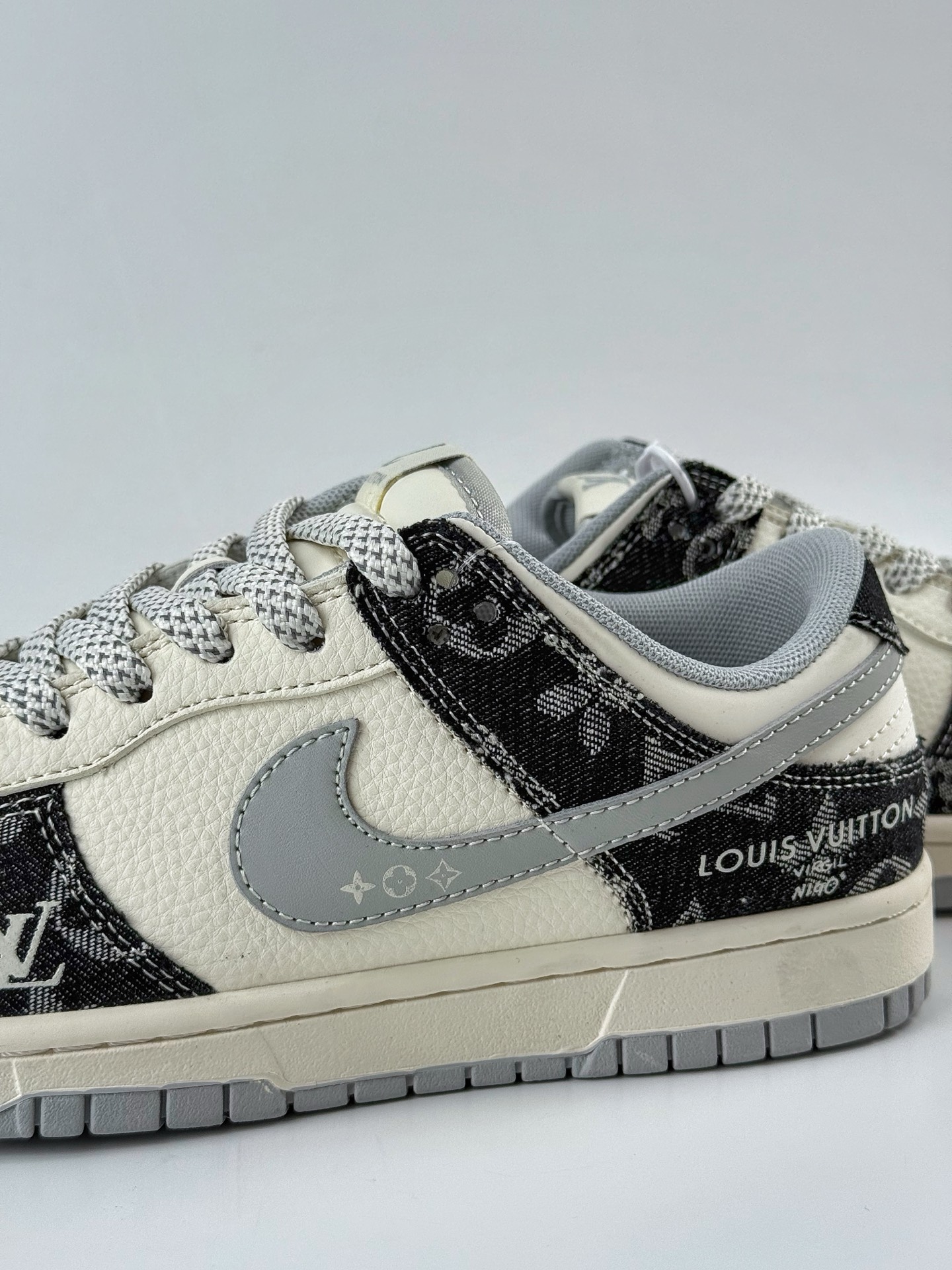 Nike SB Dunk Low x Louis Vuitton 黑白牛仔满天星 JP1628-020