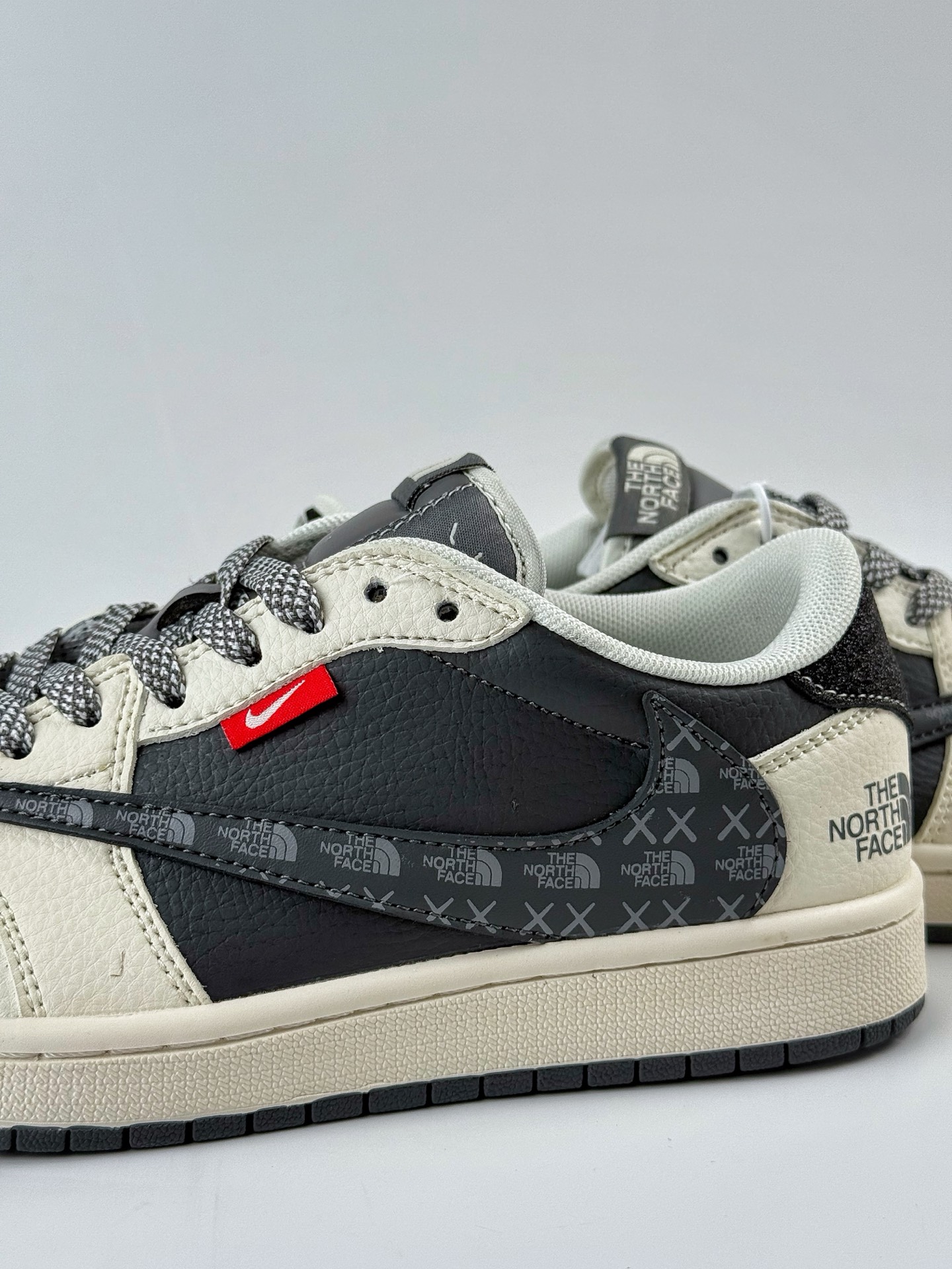 280 Travis Scott x Nike Air Jordan 1 Low x The North Face Air Jordan 1 Low 反转白黑小勾满天星倒钩 QW5088-205