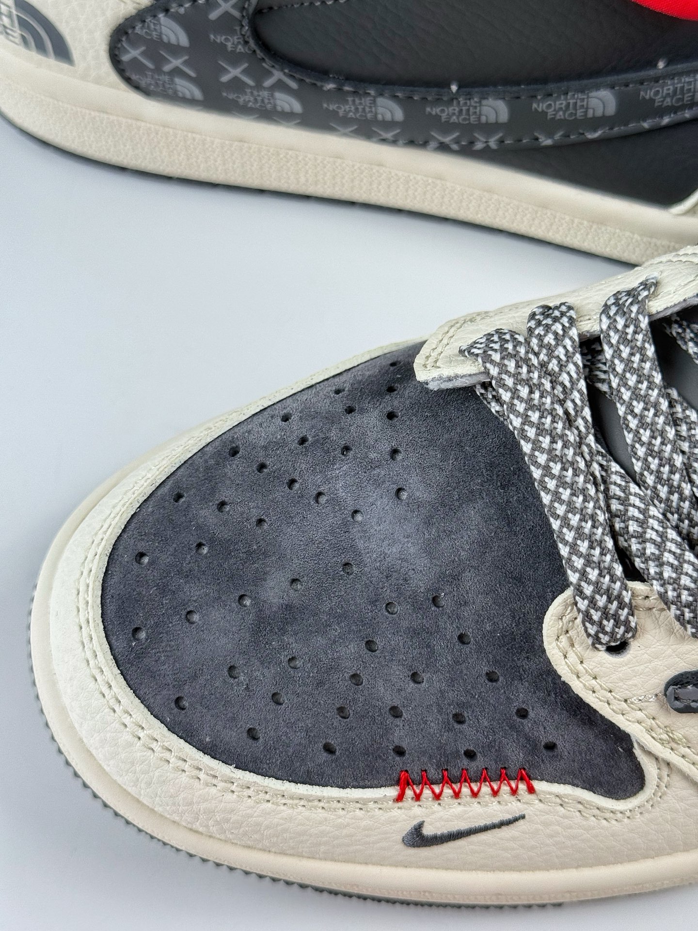 280 Travis Scott x Nike Air Jordan 1 Low x The North Face Air Jordan 1 Low 反转白黑小勾满天星倒钩 QW5088-205
