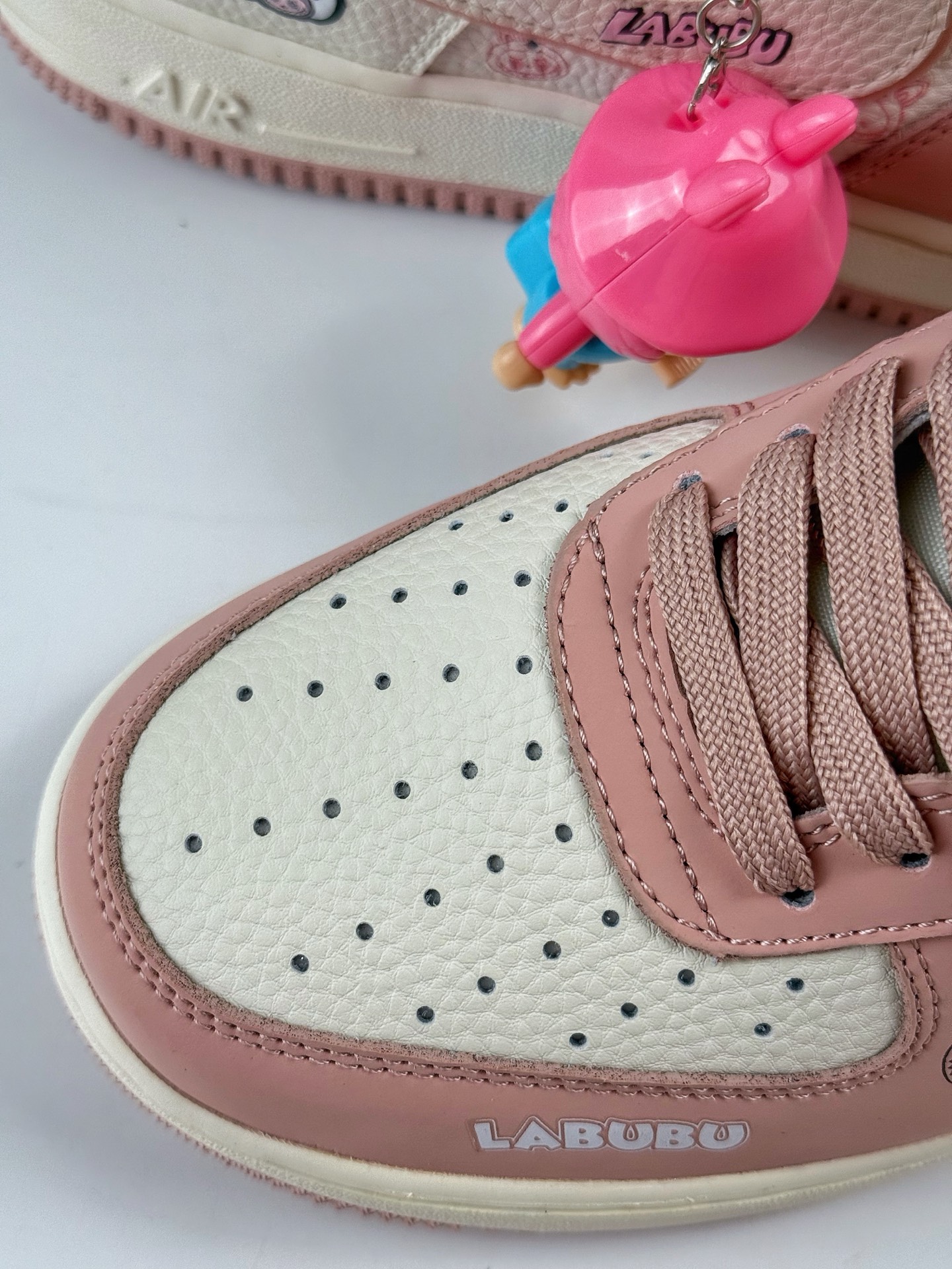 260 Nike Air Force 1 Low 07 x LABUBU 粉白 DK0188-091