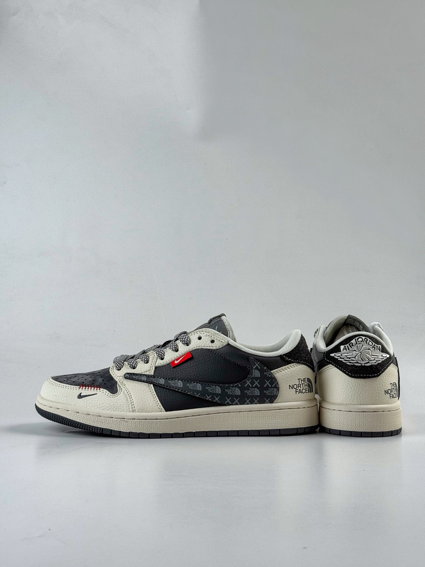 280 Travis Scott x Nike Air Jordan 1 Low x The North Face Air Jordan 1 Low 反转白黑小勾满天星倒钩 QW5088-205