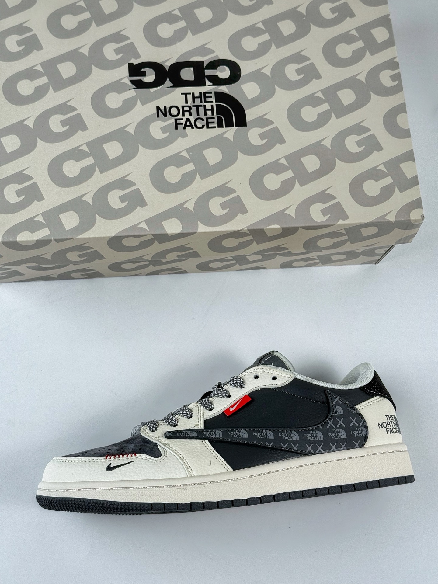 280 Travis Scott x Nike Air Jordan 1 Low x The North Face Air Jordan 1 Low 反转白黑小勾满天星倒钩 QW5088-205