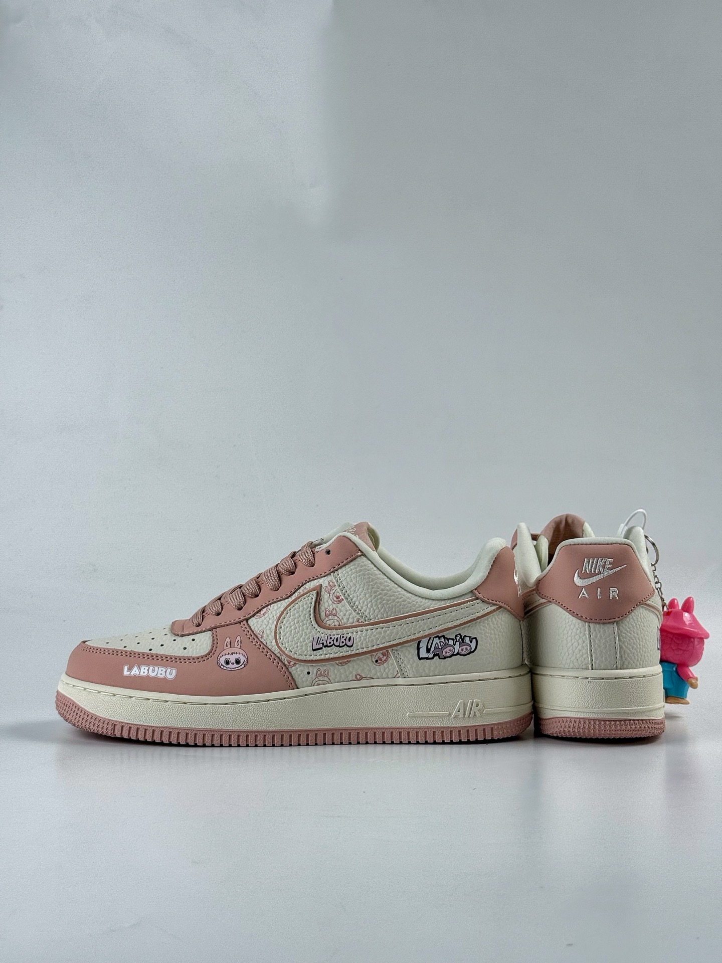 260 Nike Air Force 1 Low 07 x LABUBU 粉白 DK0188-091