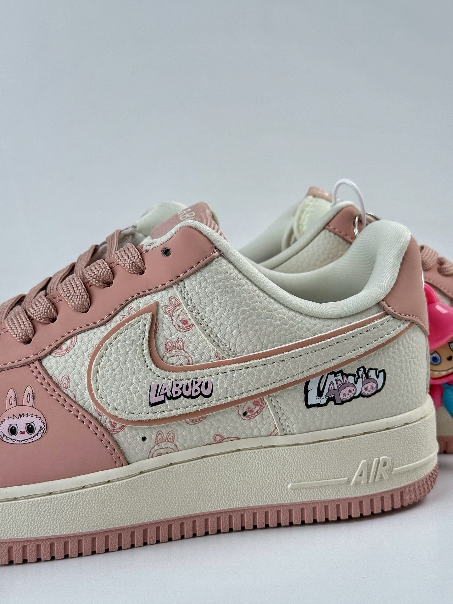 260 Nike Air Force 1 Low 07 x LABUBU 粉白 DK0188-091