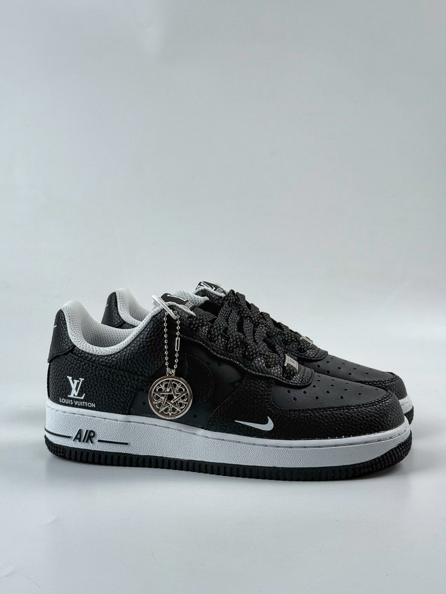 Nike Air Force 1 Low 07 x Louis Vuitton 黑白满印小勾满天星 CZ3986-003