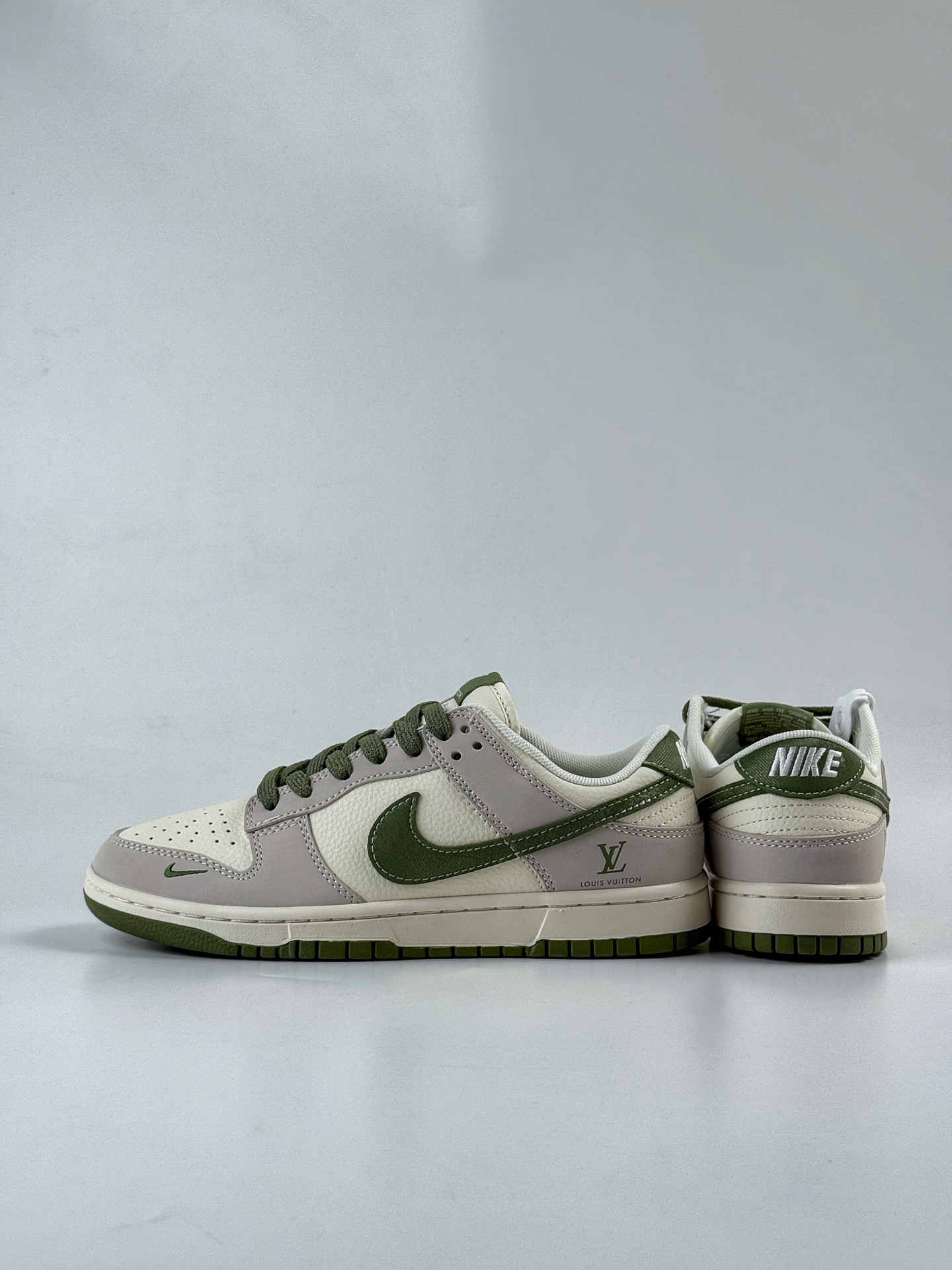 Nike SB Dunk Low x Louis Vuitton 灰白小勾 JP1628-031