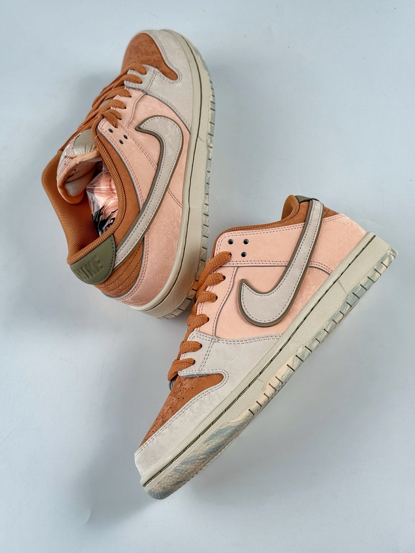 Nike SB Dunk Low “Trocadéro Gardens” 粉米棕 FV5926-200