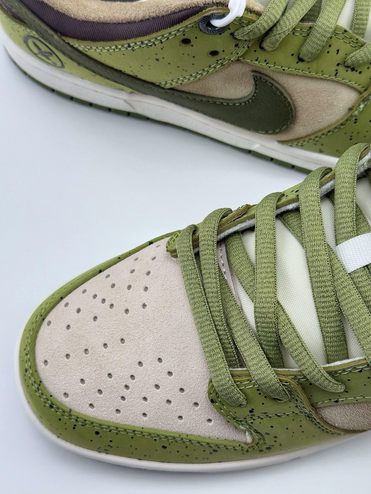 NIKE SB Dunk Low x Yuto Horigome 牛油果绿 HF8022-300