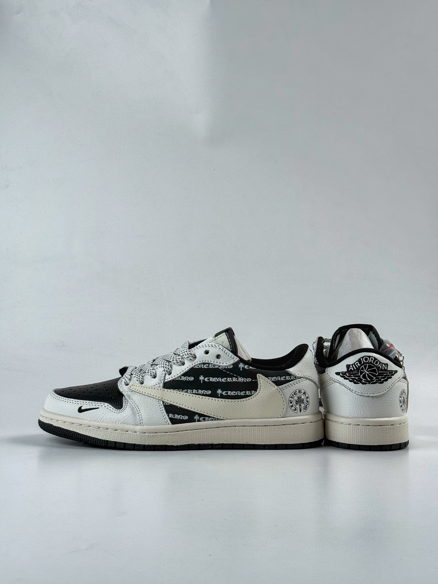 Travis Scott x Nike Air Jordan 1 Low x 十字架 Air Jordan 1 Low 反转白黑小勾满天星倒钩 DZ5899-010
