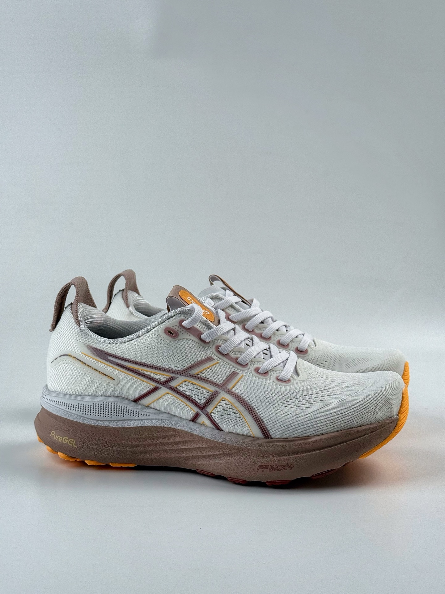 Asics GEL-KAYANO 32 LUXE 时尚舒适 低帮跑步鞋 1012B838-101