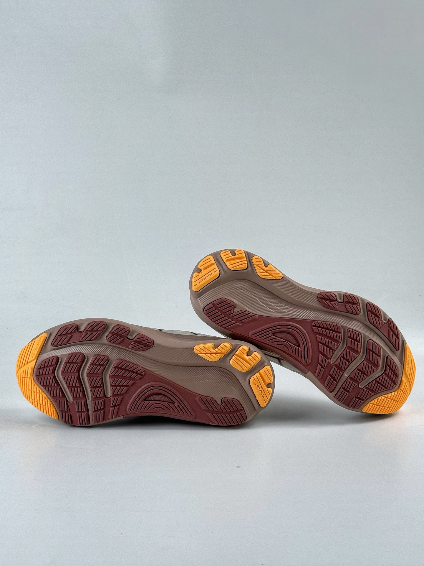 Asics GEL-KAYANO 32 LUXE 时尚舒适 低帮跑步鞋 1012B838-101
