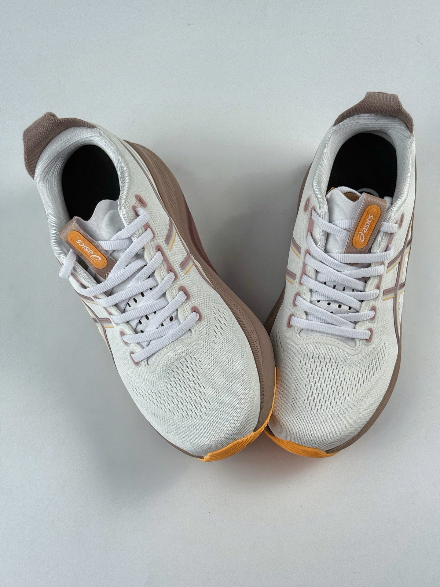 Asics GEL-KAYANO 32 LUXE 时尚舒适 低帮跑步鞋 1012B838-101