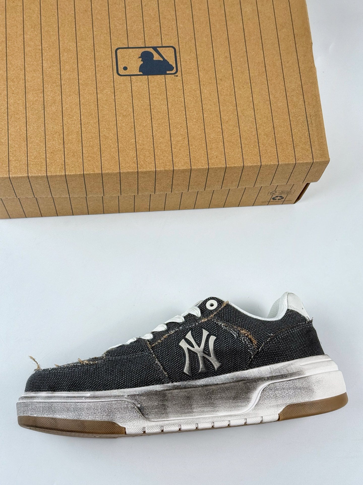 170 NY美国榄球洋基队 x MLB Chunky Runner Basic 厚底老爹厚底休闲运动慢跑鞋 3ASXV035N