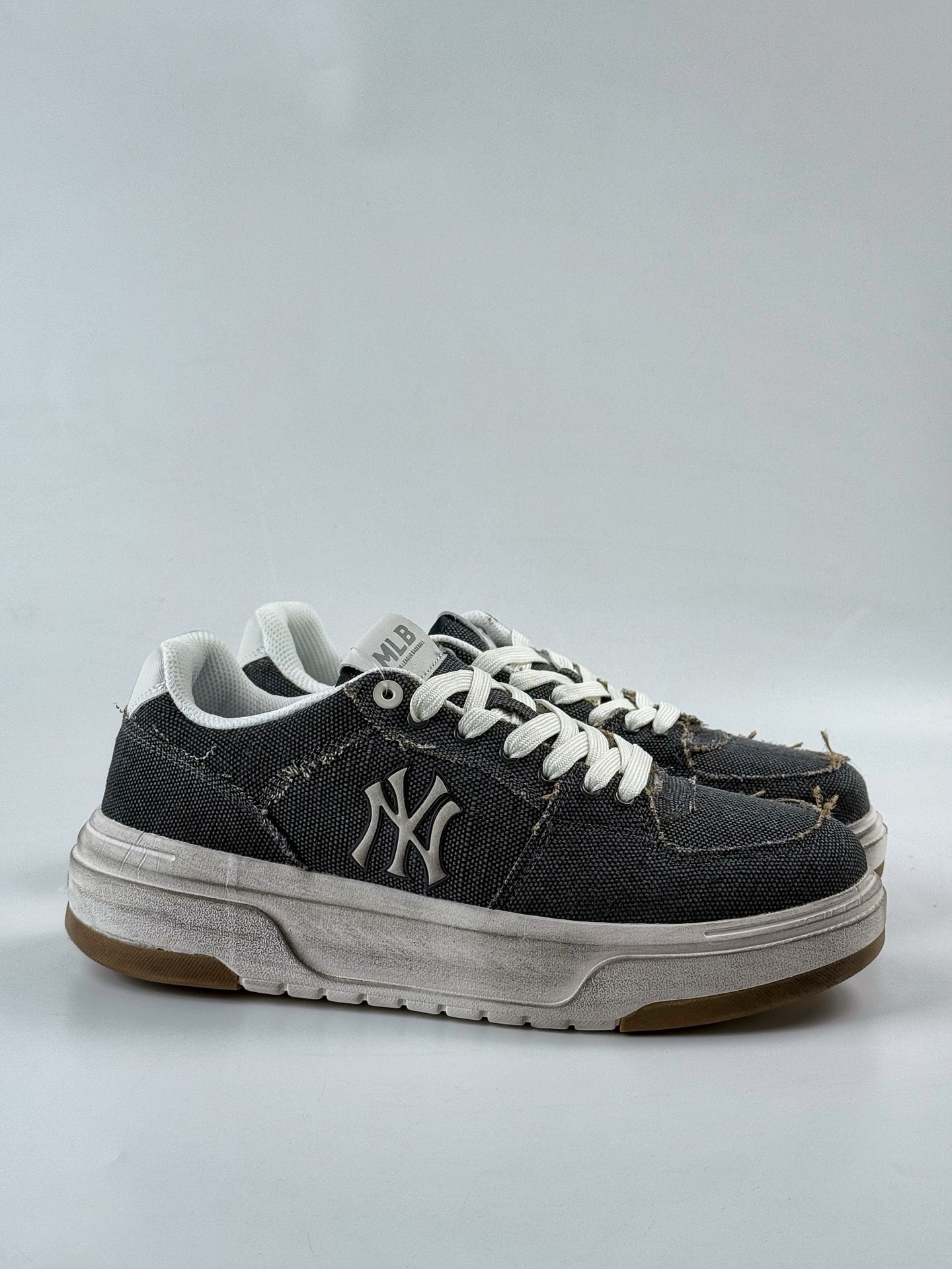 170 NY美国榄球洋基队 x MLB Chunky Runner Basic 厚底老爹厚底休闲运动慢跑鞋 3ASXV035N