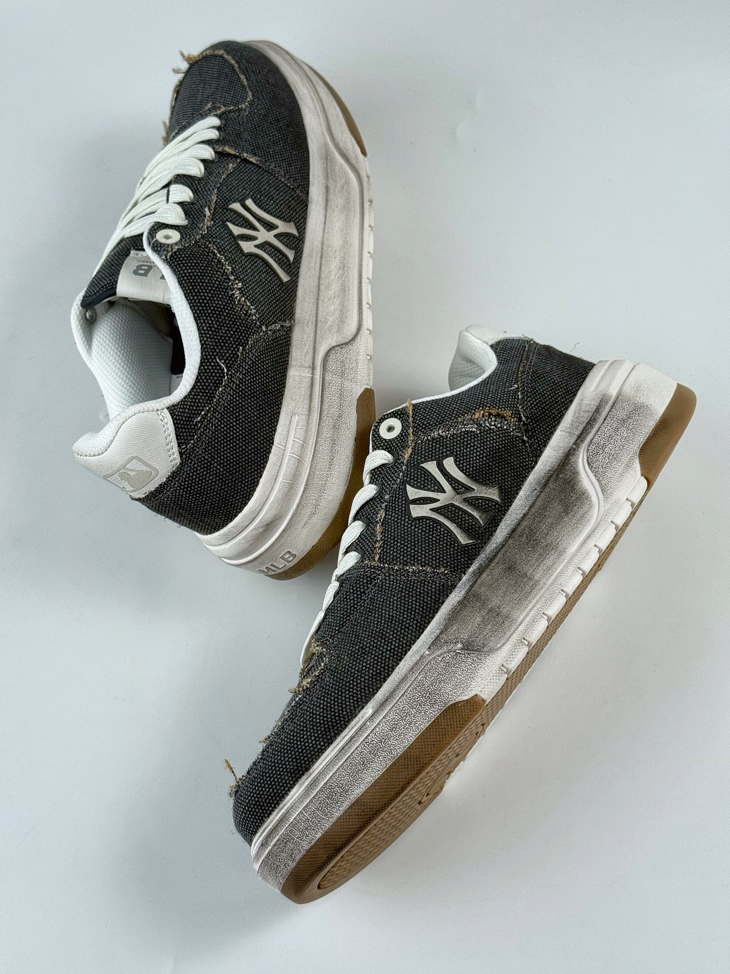 170 NY美国榄球洋基队 x MLB Chunky Runner Basic 厚底老爹厚底休闲运动慢跑鞋 3ASXV035N