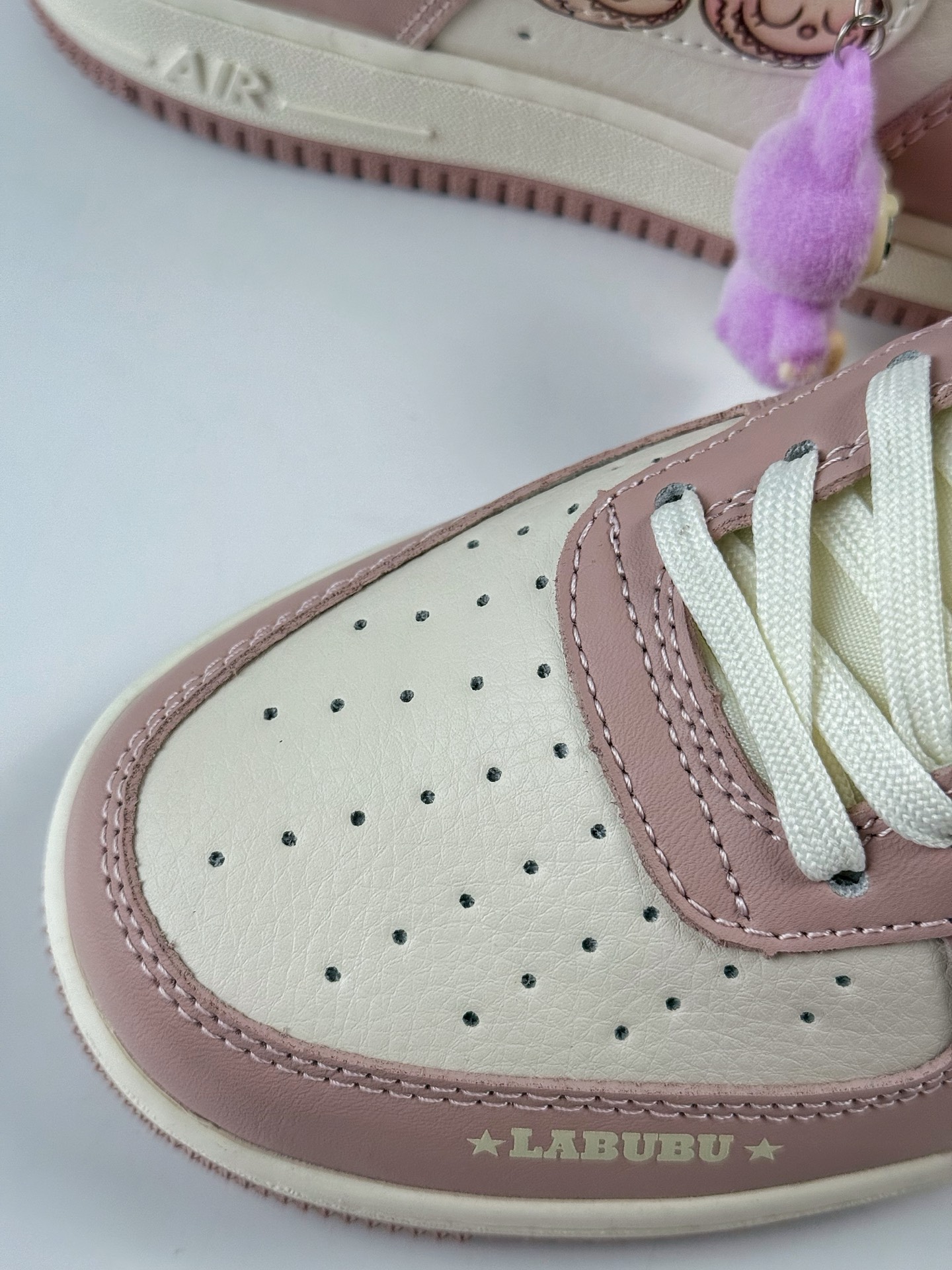 260 Nike Air Force 1 Low 07 x LABUBU 粉白  KB1688-006