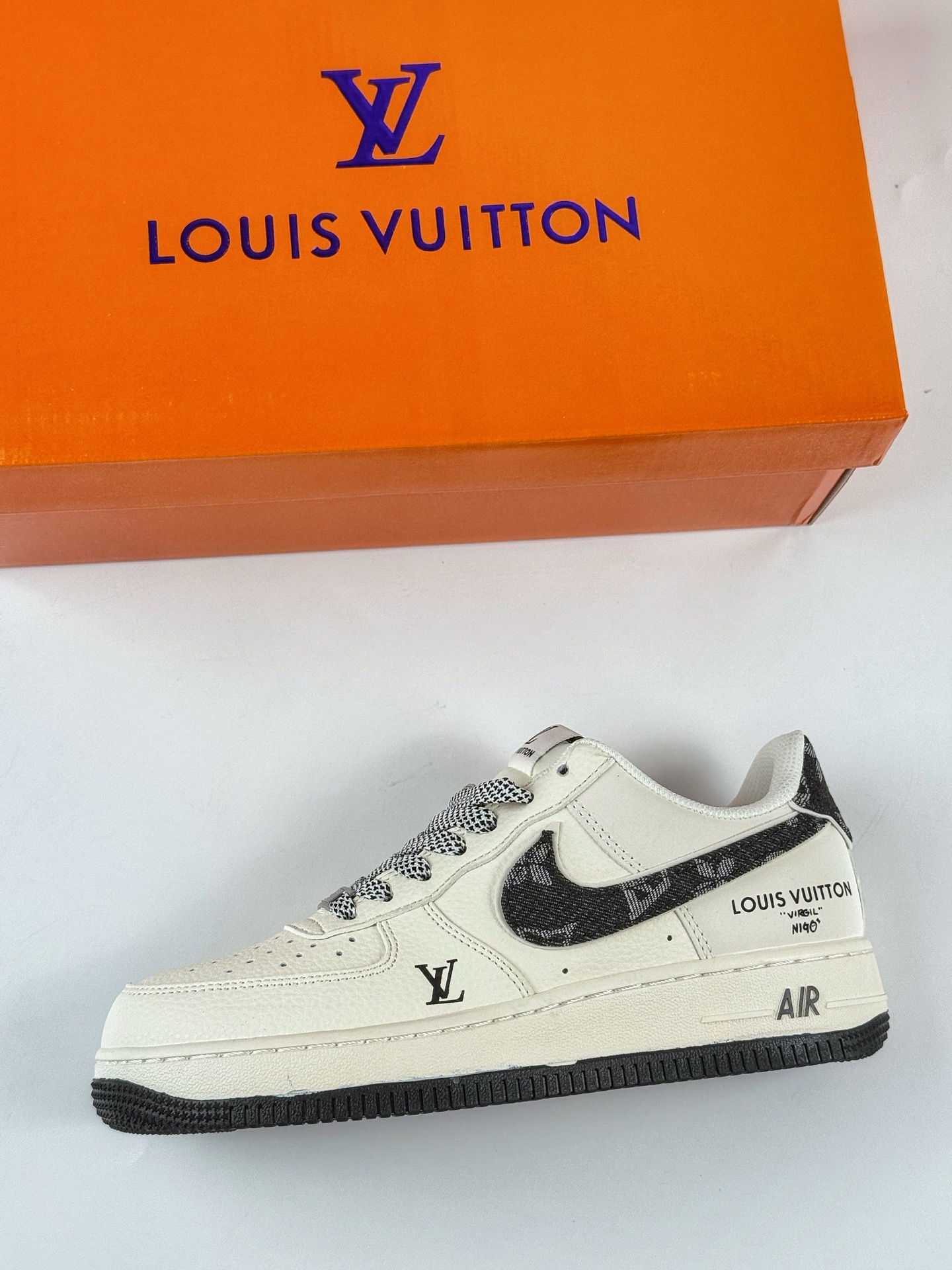 260 Nike Air Force 1 Low 07 x Louis Vuitt白黑牛仔满天星  SM6668-108XK Size：36 36.5 37.5 38 38.5 39 40 40.5 41 42 42.5 43 44 44.5 45