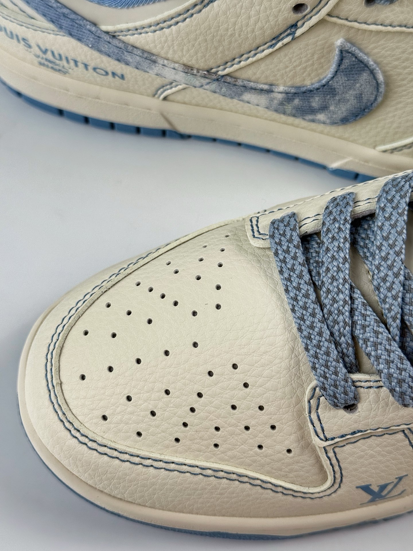 280 Nike SB Dunk Low x Louis Vuitt白蓝满天星  JP1628-028