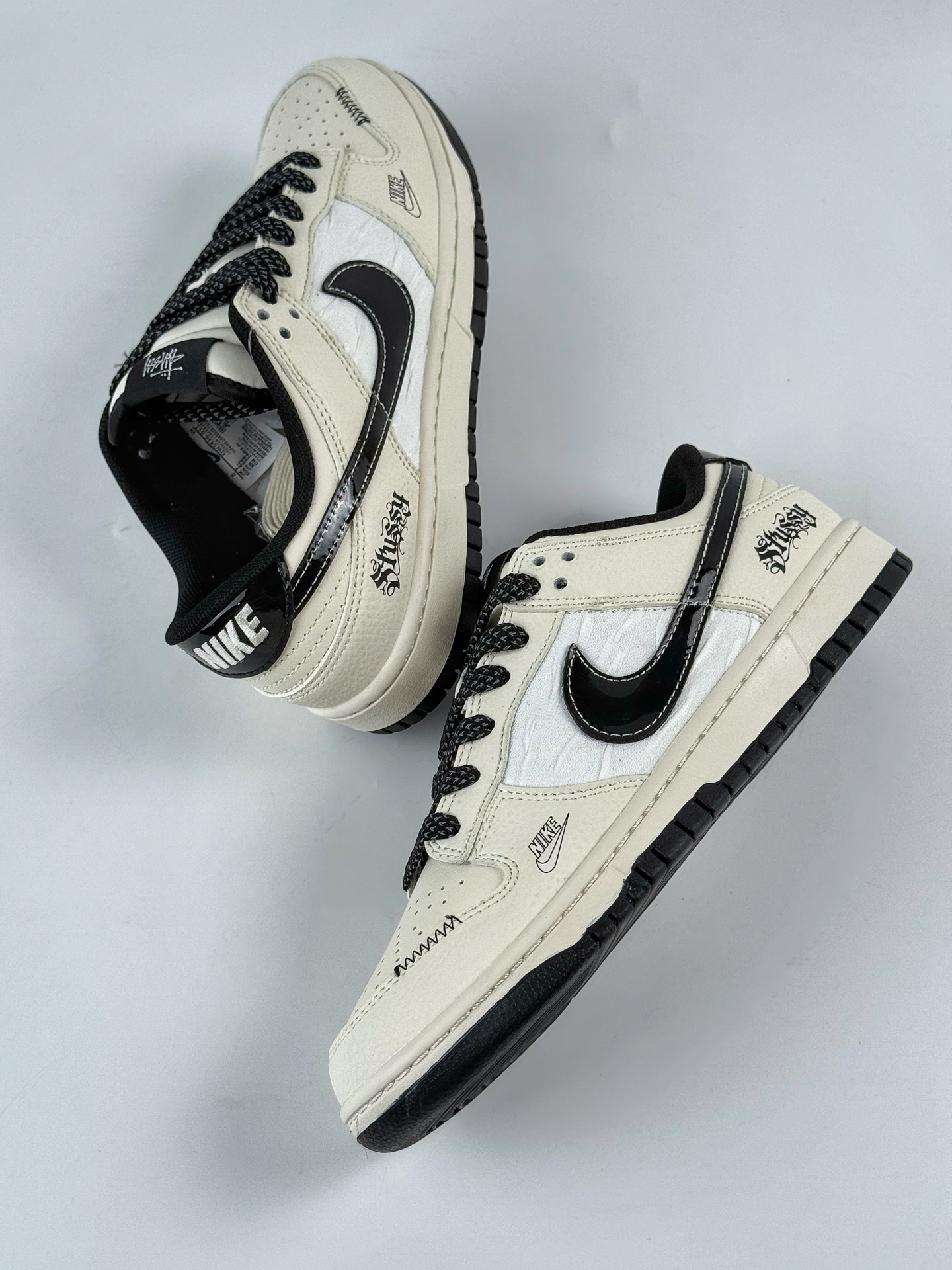 280 Nike SB Dunk Low x Stussy 白黑小勾满天星  QW5836-011