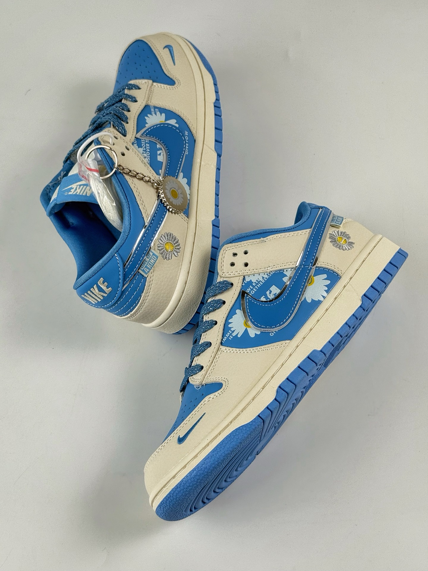 280 Nike SB Dunk Low x 小雏菊 白蓝小勾 SR2025-004