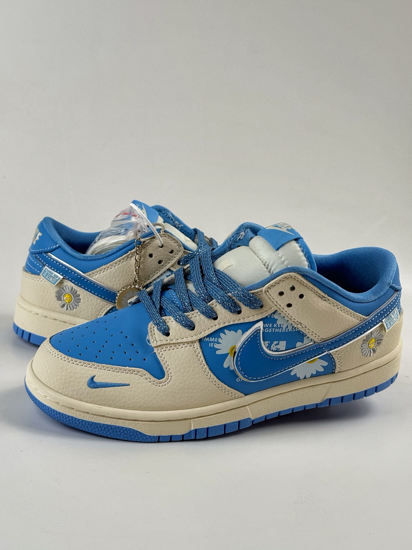 280 Nike SB Dunk Low x 小雏菊 白蓝小勾 SR2025-004