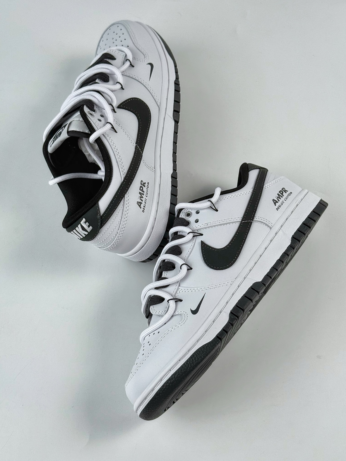 260 Nike SB Dunk Low 潮玩线条 白黑小勾  WB0528-094