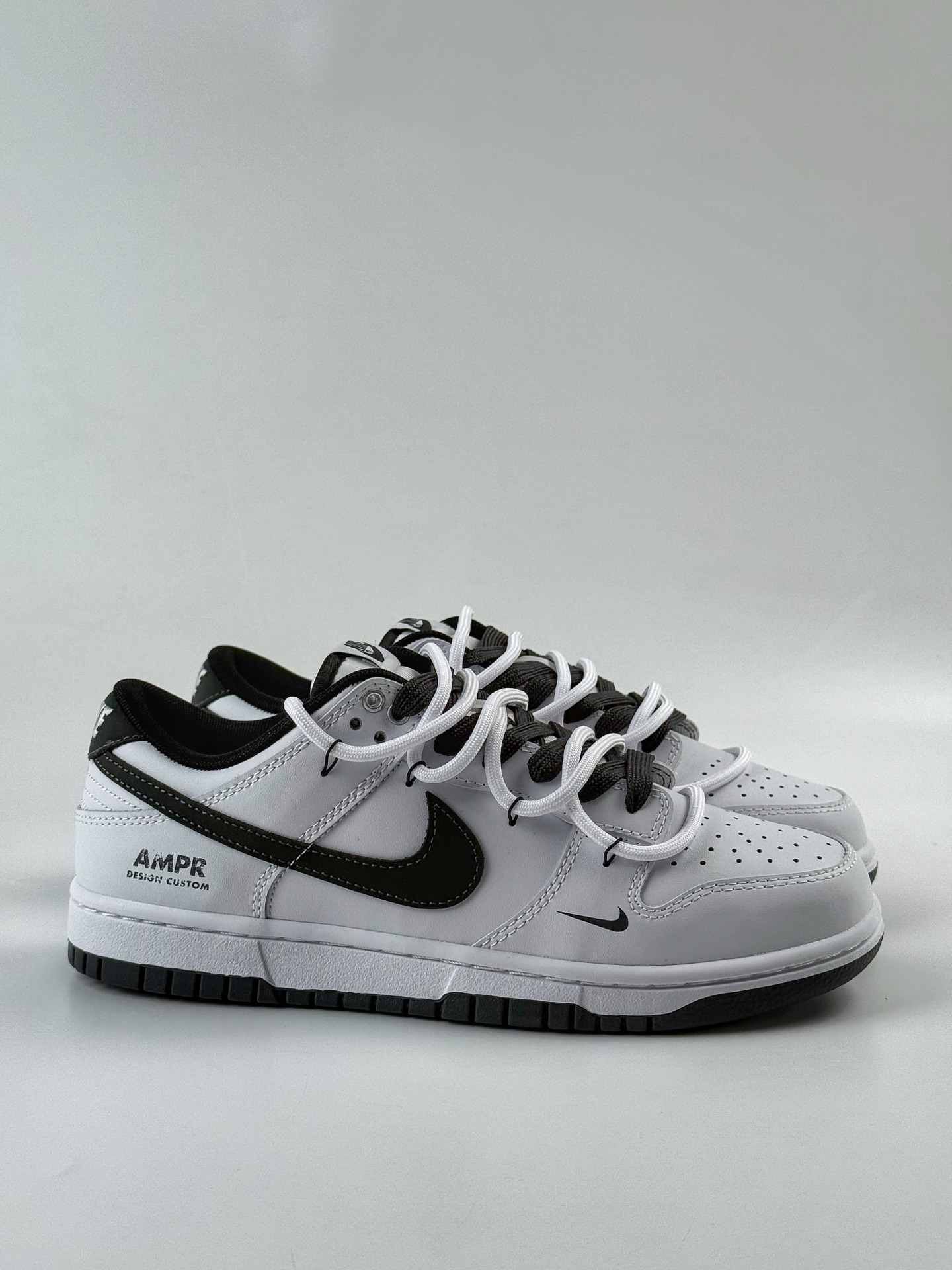 260 Nike SB Dunk Low 潮玩线条 白黑小勾  WB0528-094