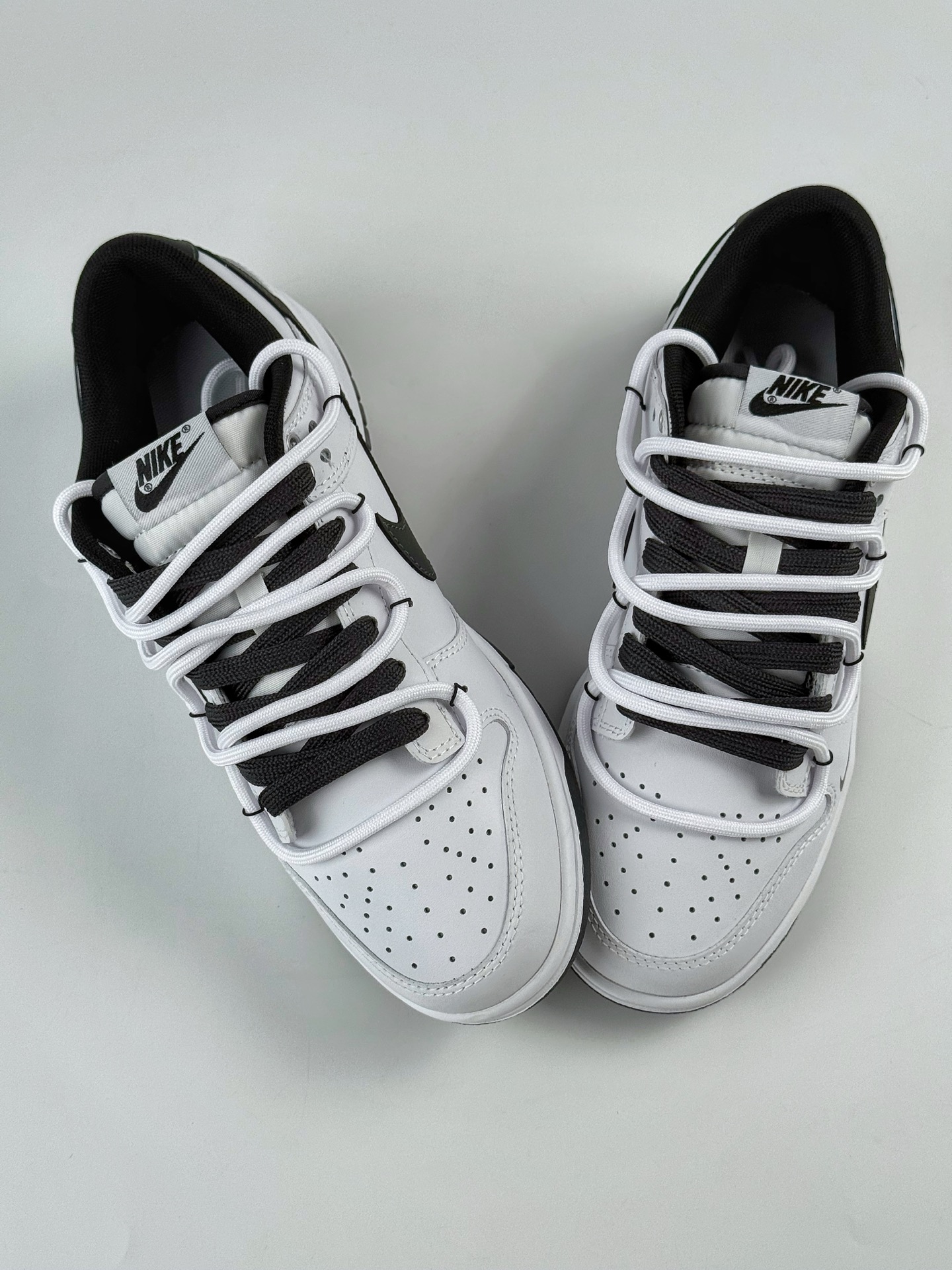 260 Nike SB Dunk Low 潮玩线条 白黑小勾  WB0528-094