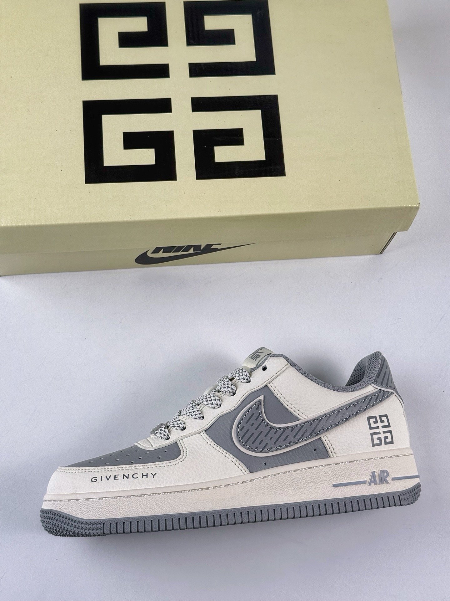 260 Nike Air Force 1 Low 07 x GIVENCHY 白灰满天星 JP8028-001