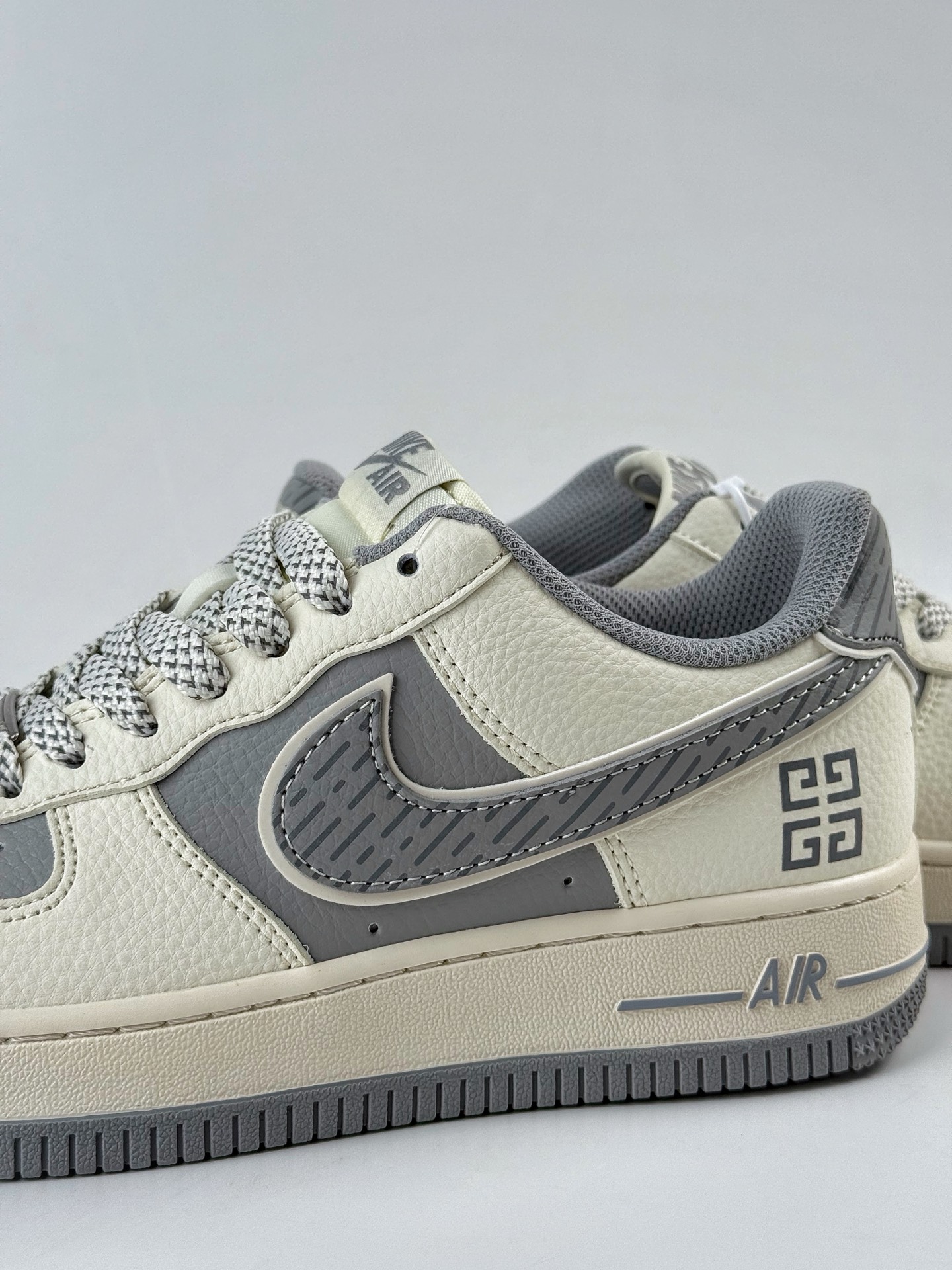 260 Nike Air Force 1 Low 07 x GIVENCHY 白灰满天星 JP8028-001