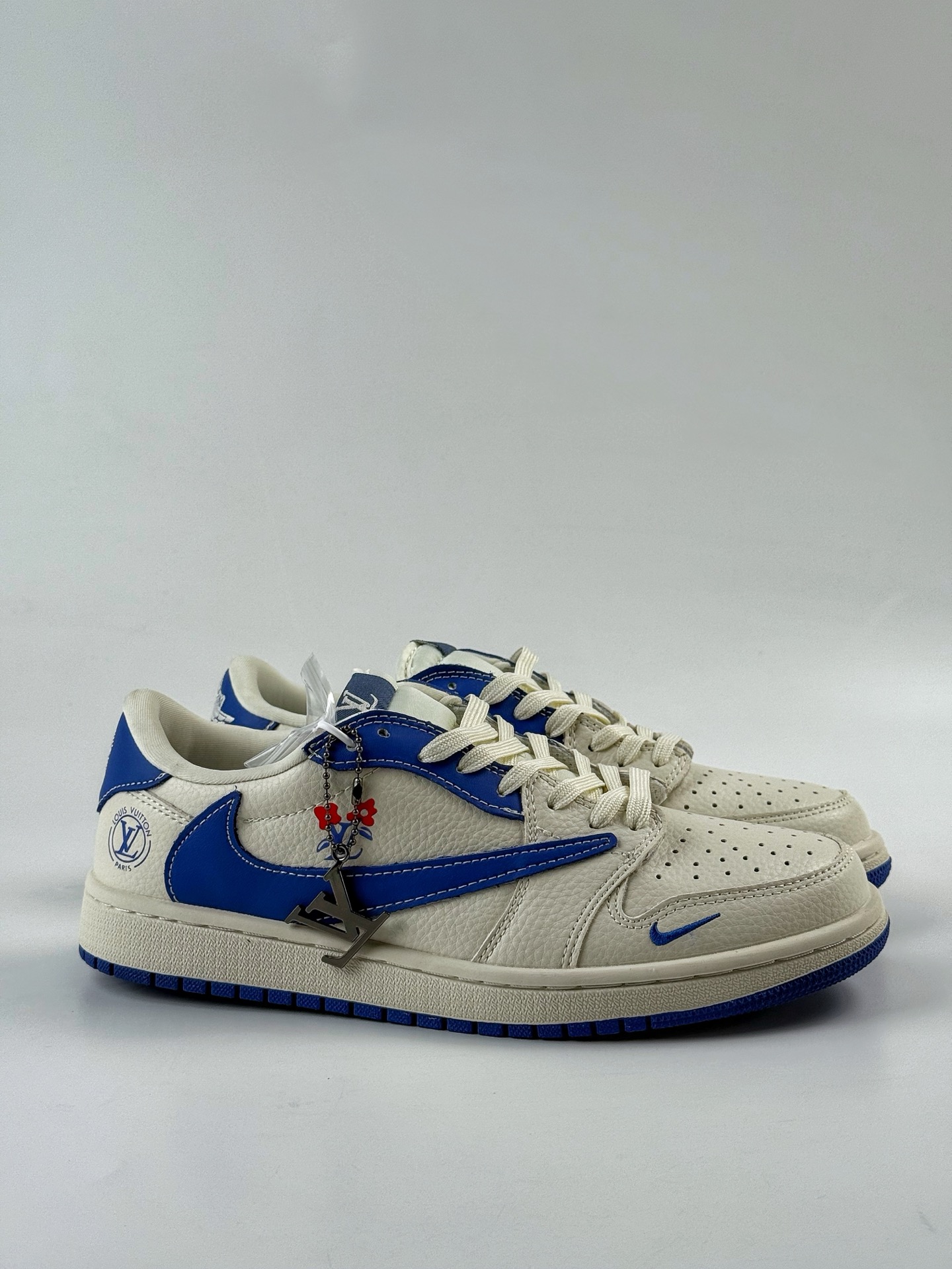 280 Travis Scott x Nike Air Jordan 1 Low x Louis VuittAir Jordan 1 Low 反转白蓝小勾倒钩  LD2028-042
