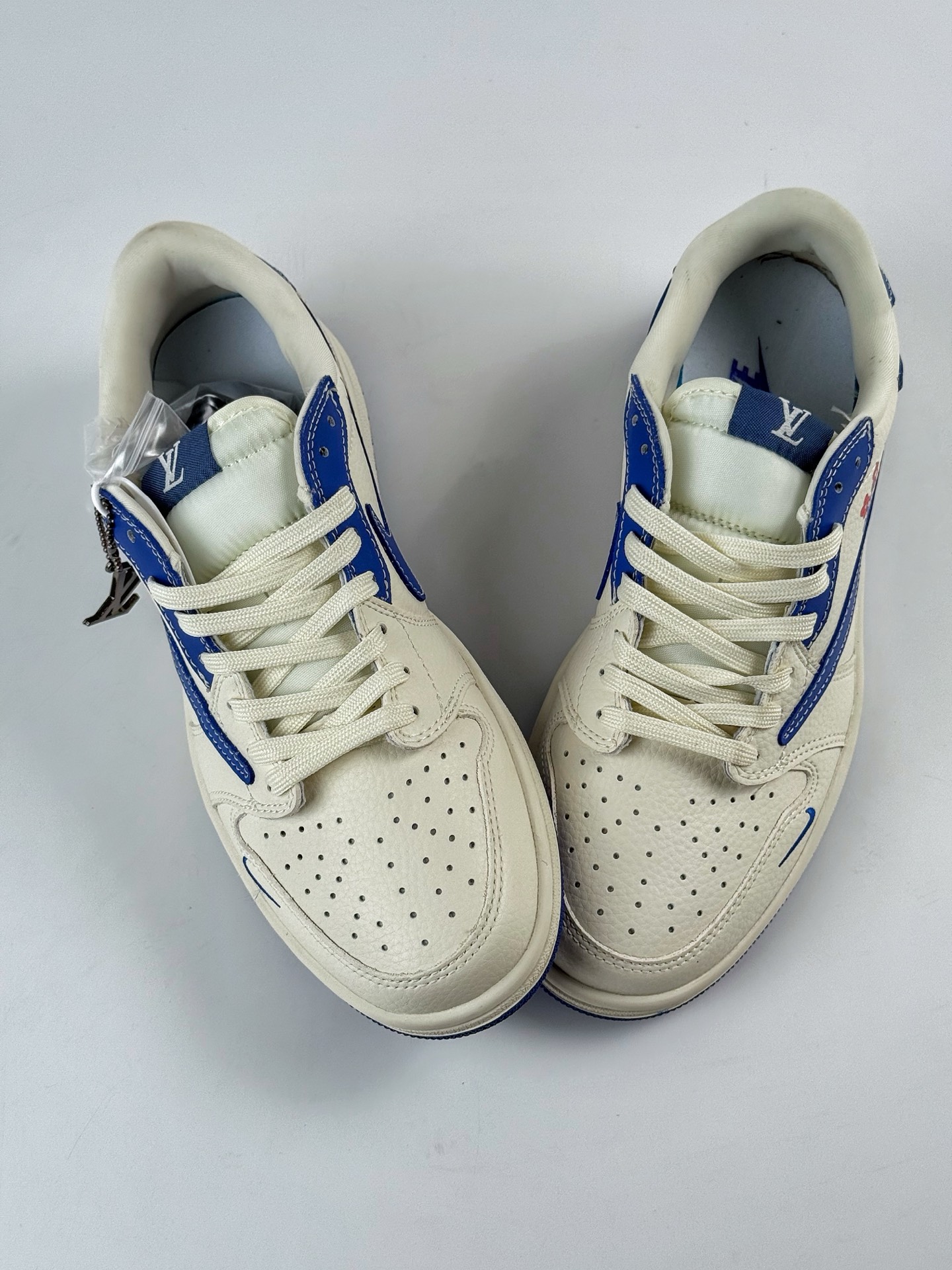 280 Travis Scott x Nike Air Jordan 1 Low x Louis VuittAir Jordan 1 Low 反转白蓝小勾倒钩  LD2028-042