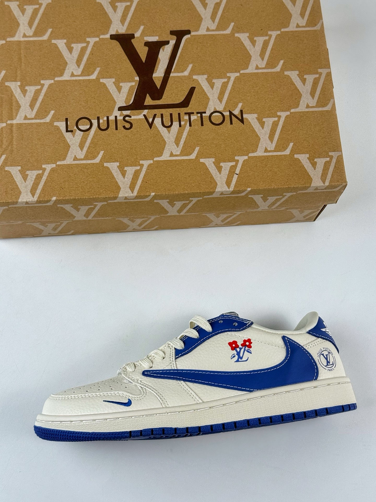 280 Travis Scott x Nike Air Jordan 1 Low x Louis VuittAir Jordan 1 Low 反转白蓝小勾倒钩  LD2028-042