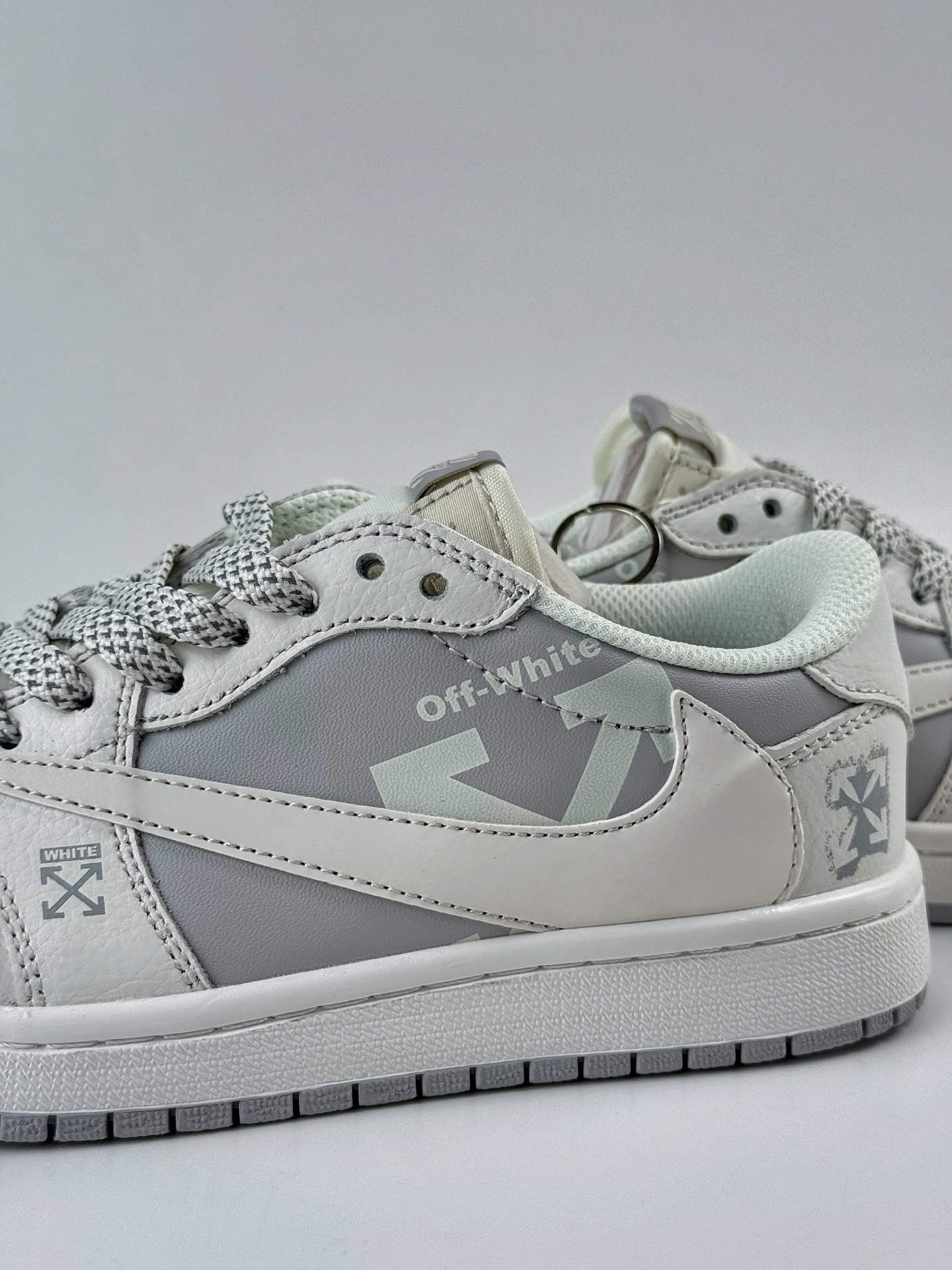 280 Travis Scott x Nike Air Jordan 1 Low x OFF-WHITE Air Jordan 1 Low 反转白灰满天星倒钩  DZ5899-009