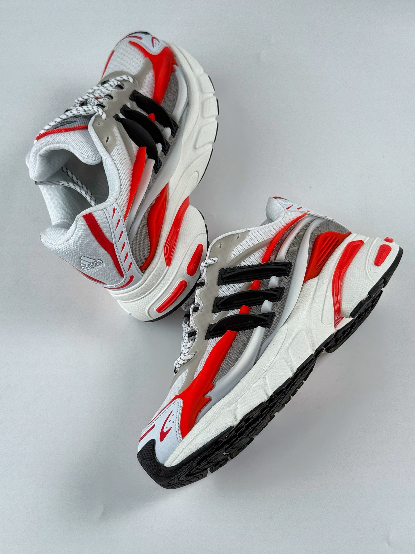 300 Pharrell x adidAdistar Jellyfish 低帮复古风老爹鞋  JP9271