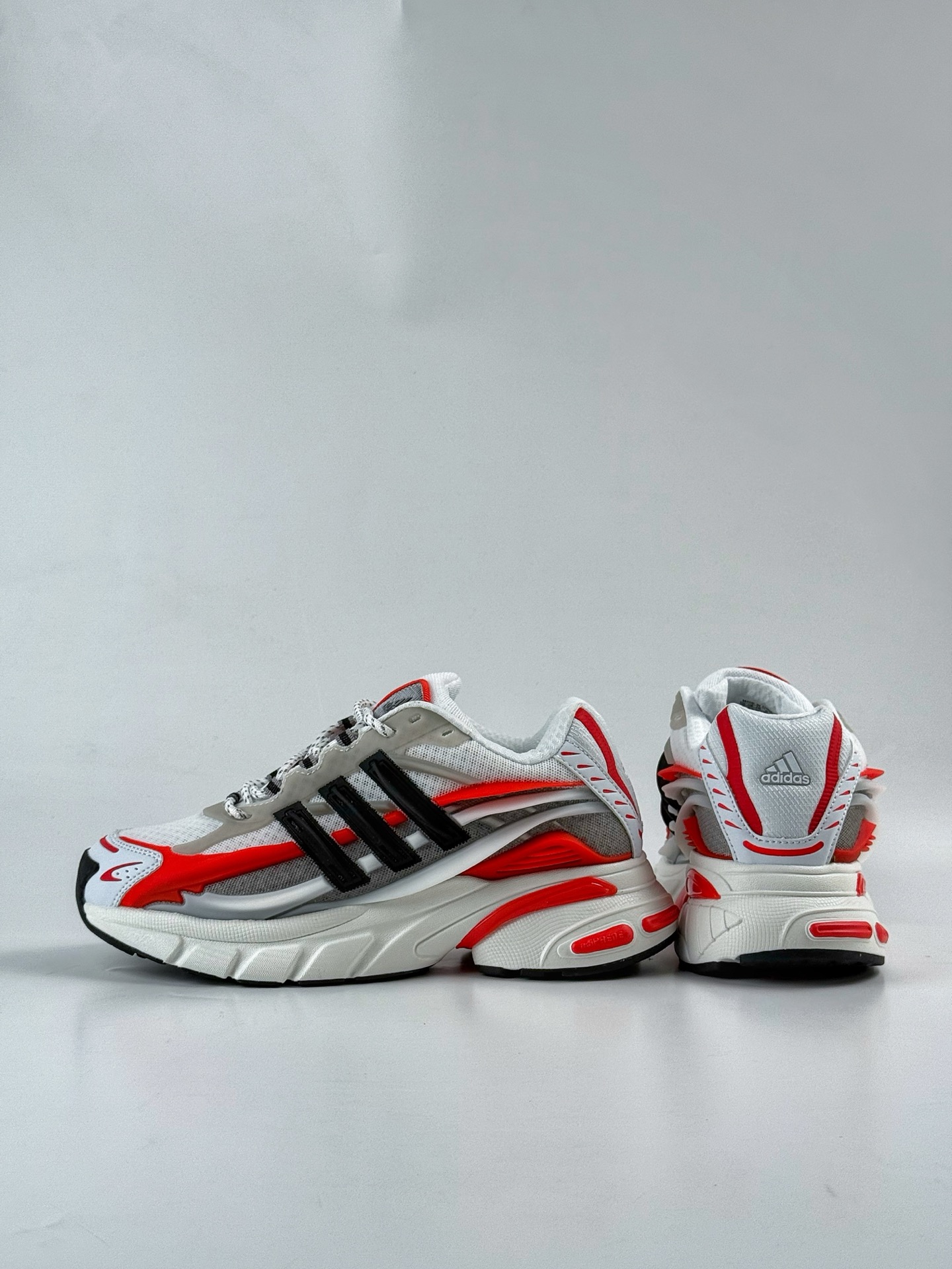 300 Pharrell x adidAdistar Jellyfish 低帮复古风老爹鞋  JP9271