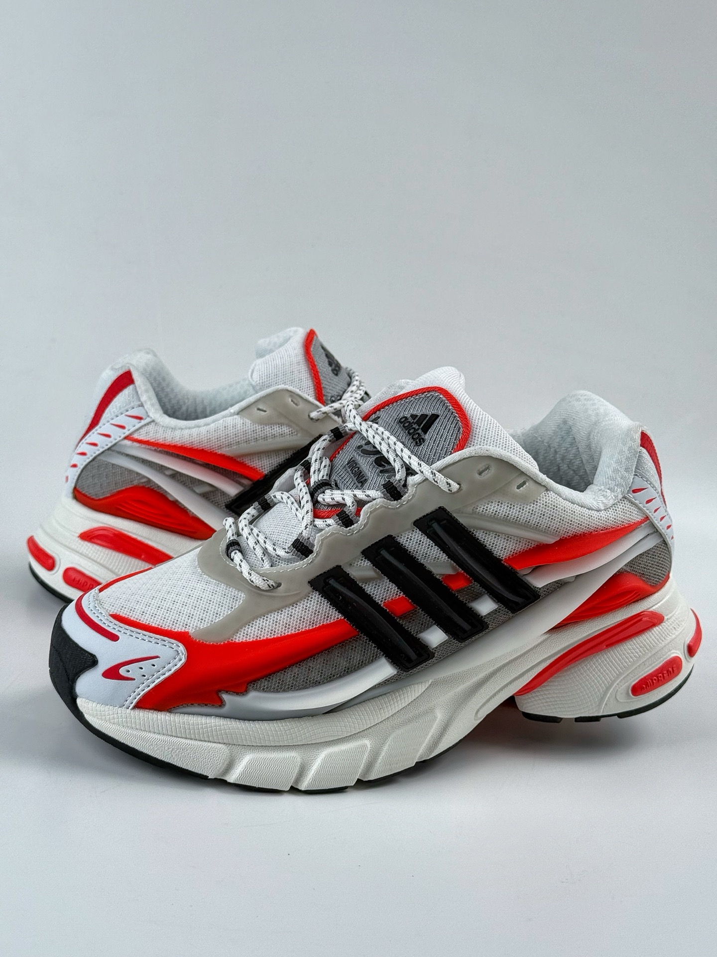 300 Pharrell x adidAdistar Jellyfish 低帮复古风老爹鞋  JP9271