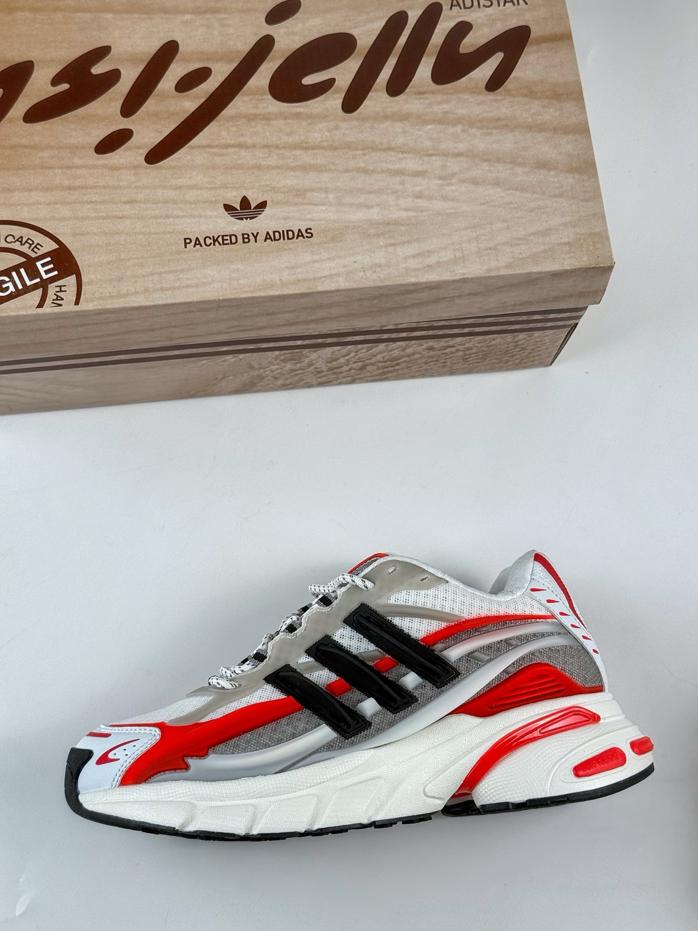 300 Pharrell x adidAdistar Jellyfish 低帮复古风老爹鞋  JP9271