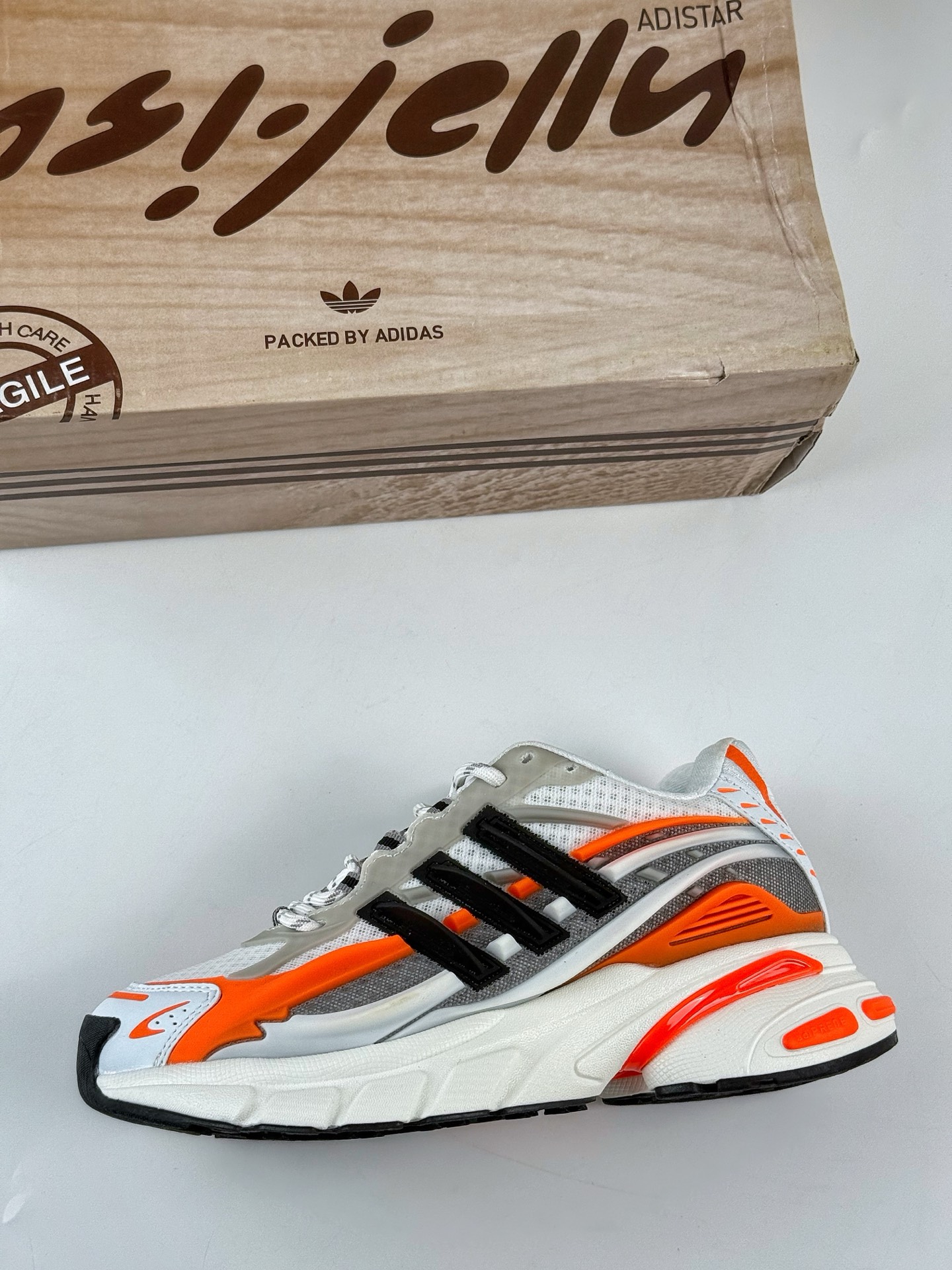 300 Pharrell x adidAdistar Jellyfish 低帮复古风老爹鞋  JP9261