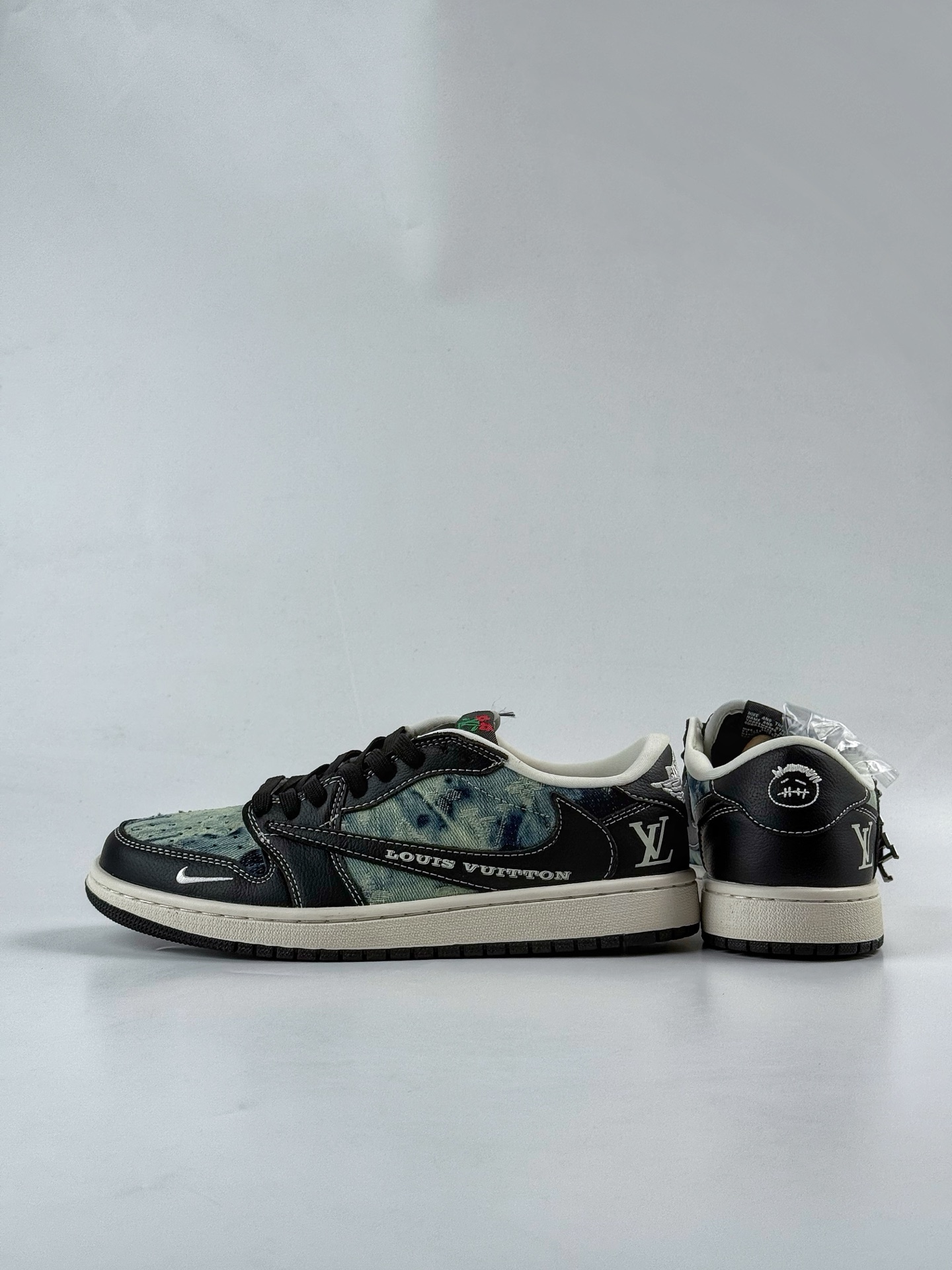 💰370
Travis Scott x Nike Air Jordan 1 Low x Louis Vuitton
Air Jordan 1 Low 反转黑蓝牛仔小勾倒钩 纯原版本
全鞋采用原装头层皮,用料扎实 精雕细琢
鞋型极致还原 飞翼3D打印改良 深度立体
四线中底拉帮皮料选材 钢印 背胶一应俱全 全新批次 原装原模大底全鞋原厂定制皮料,手感细腻正确折边工艺 完美细节诠释
官方货号:LD2028 045XK
Size:36 36.5 37.5 38 38.5 39 40 40.5 41 42 42.5 43 44 44.5 45