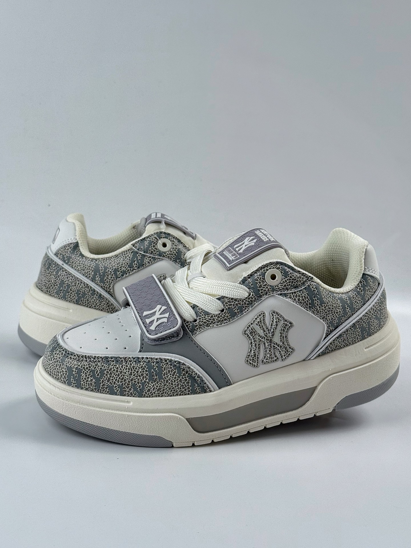 180 NY美国榄球洋基队 x MLB Chunky Runner Basic 厚底老爹厚底休闲运动慢跑鞋 3ASXP025N