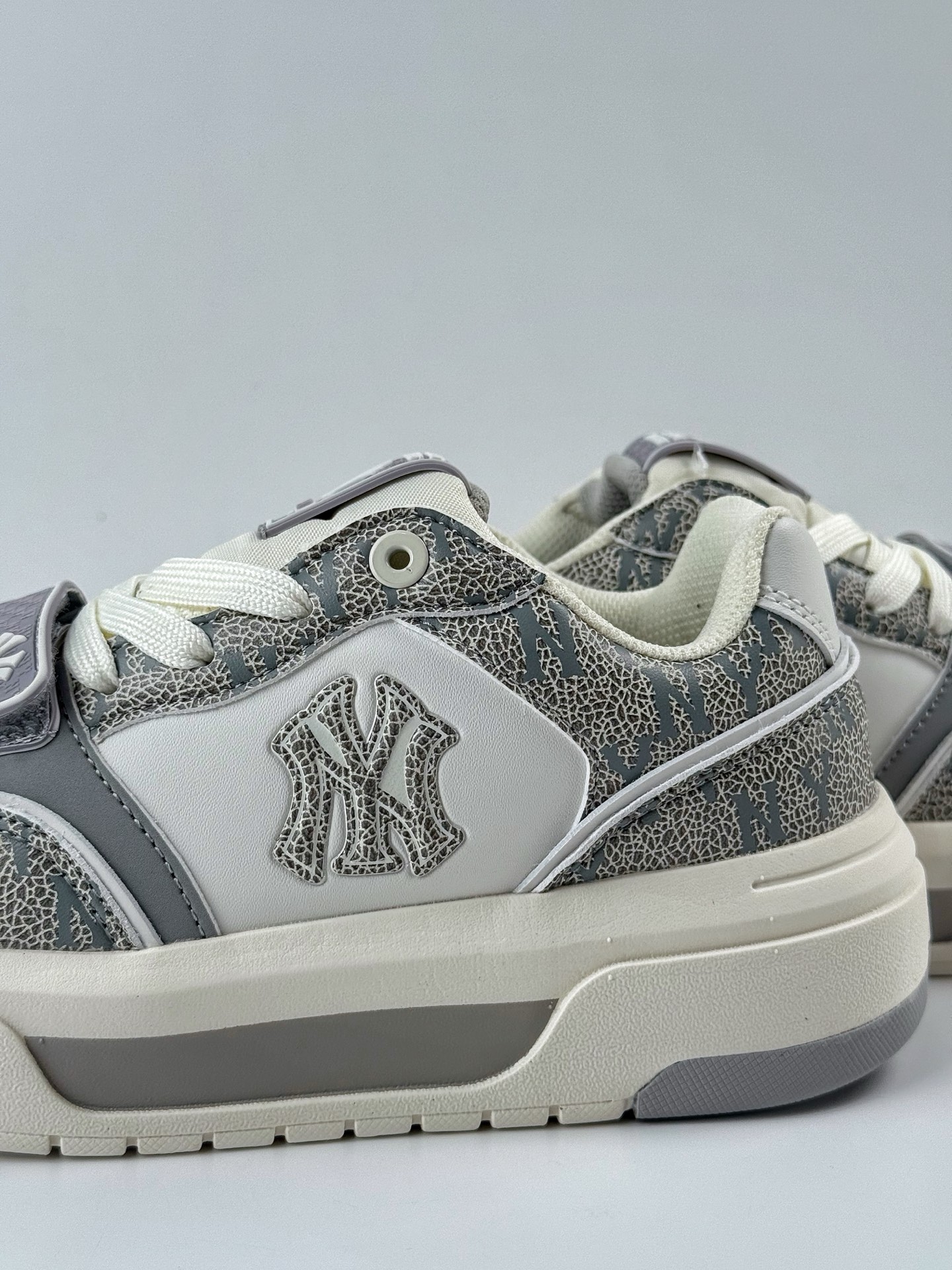 180 NY美国榄球洋基队 x MLB Chunky Runner Basic 厚底老爹厚底休闲运动慢跑鞋 3ASXP025N