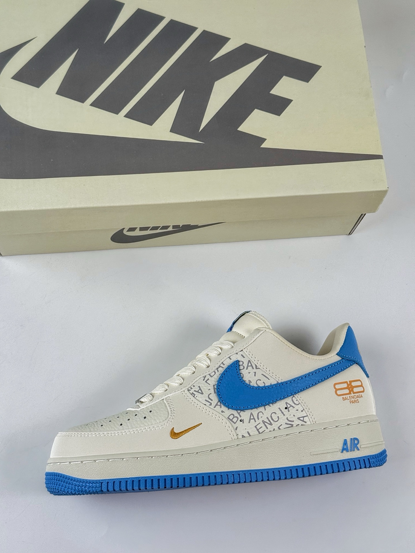 260 Nike Air Force 1 Low 07 x Balenciaga 白蓝小勾 YF9511-803