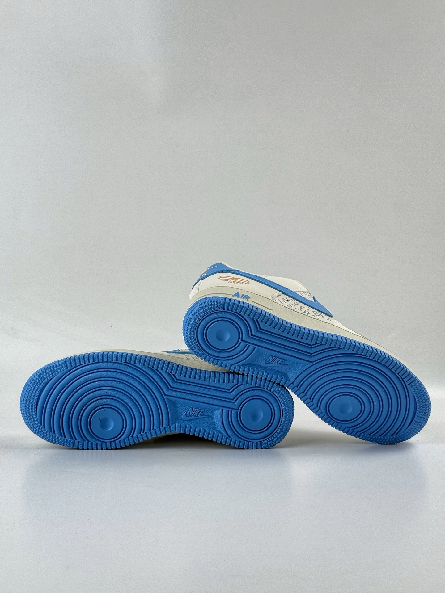 260 Nike Air Force 1 Low 07 x Balenciaga 白蓝小勾 YF9511-803