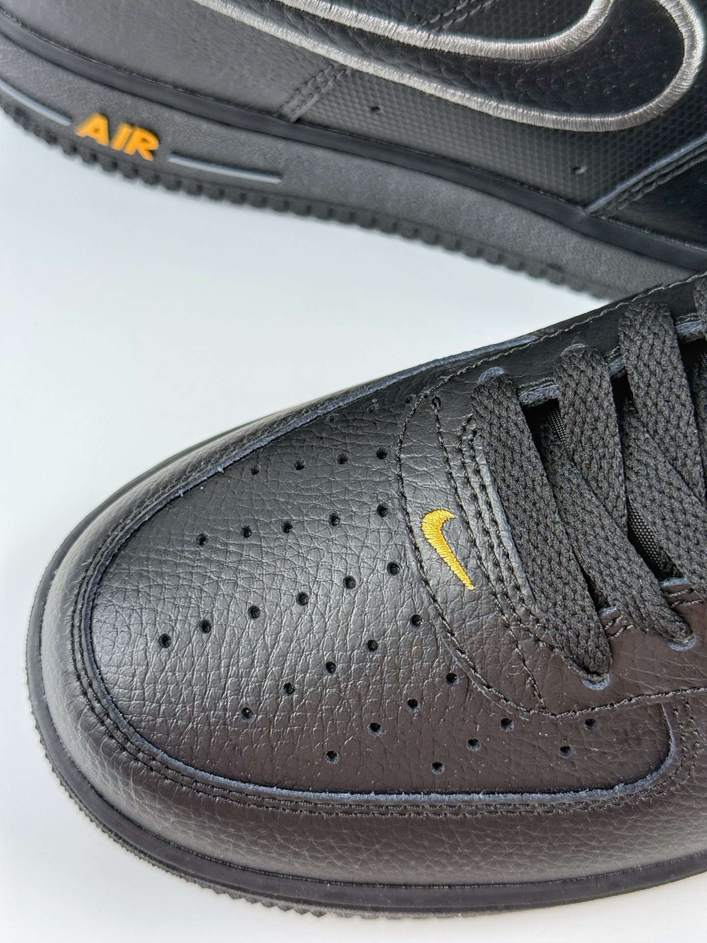 200 Nike Air Force 1 Low 07 黑黄 IB7677-001