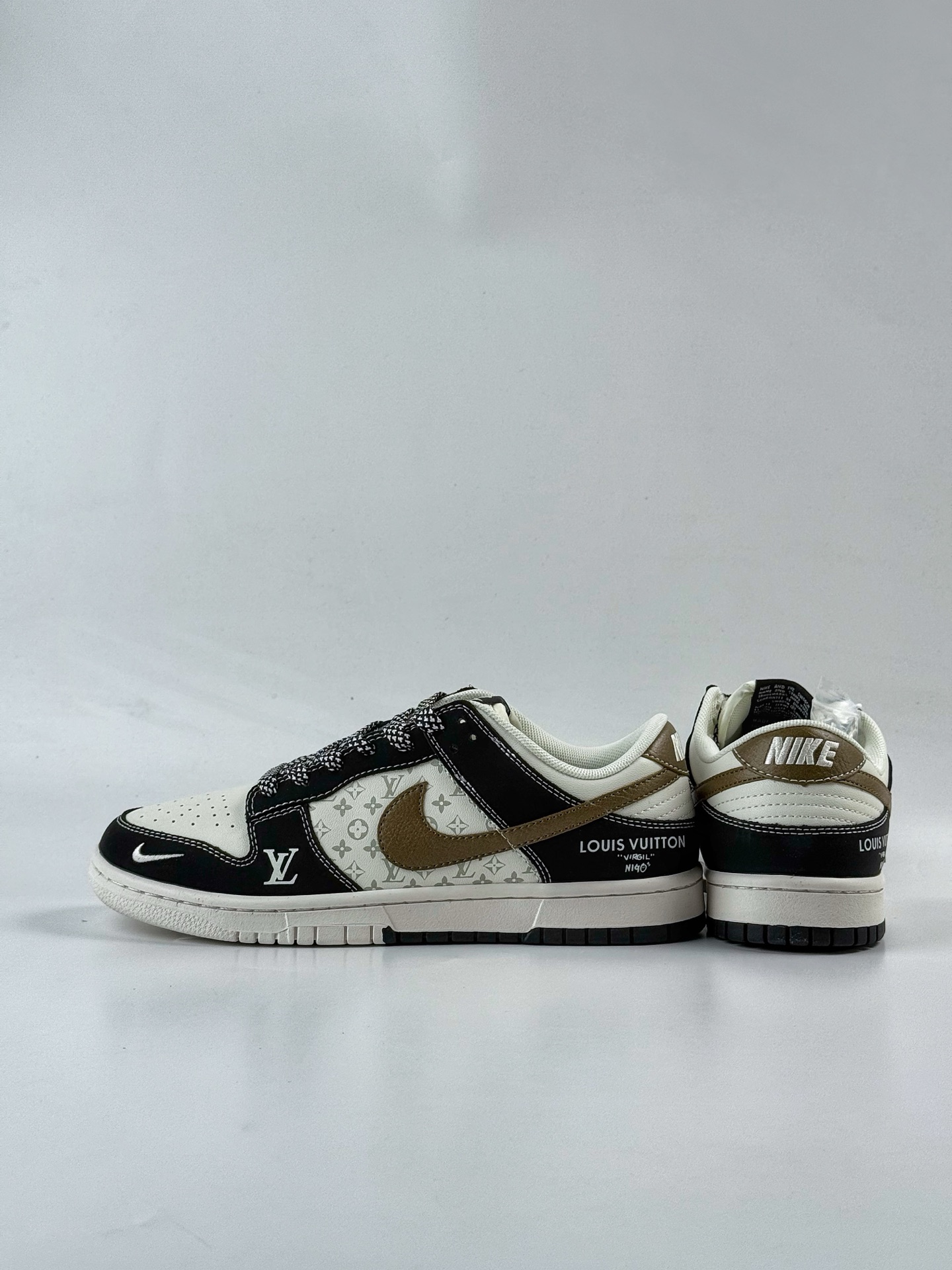 280 Nike SB Dunk Low x Louis Vuitton 黑白小勾满天星 CS1688-130