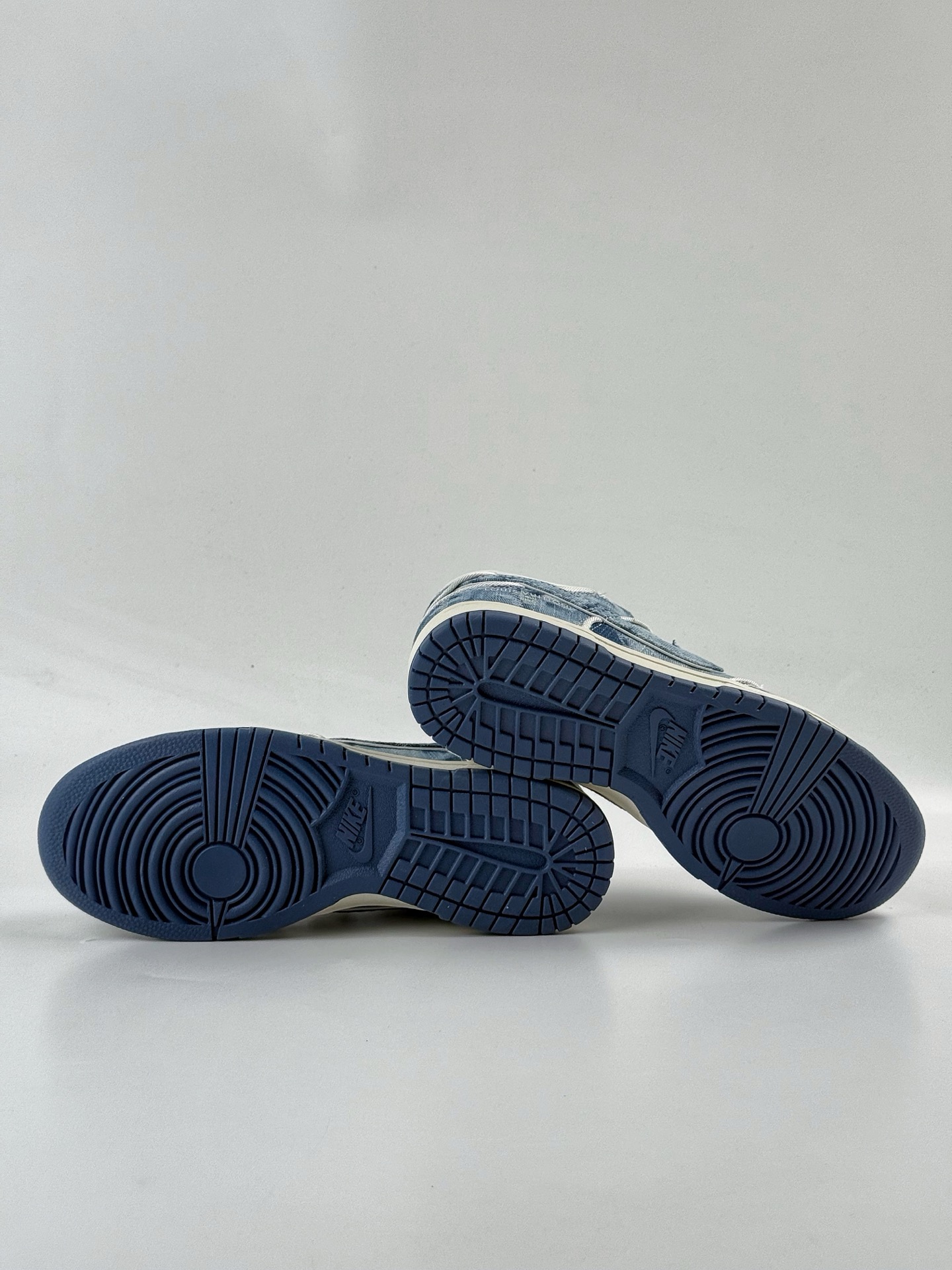 280 NIKE SB Dunk Low RETRO x Louis Vuitton 蓝白牛仔 SC0601-468