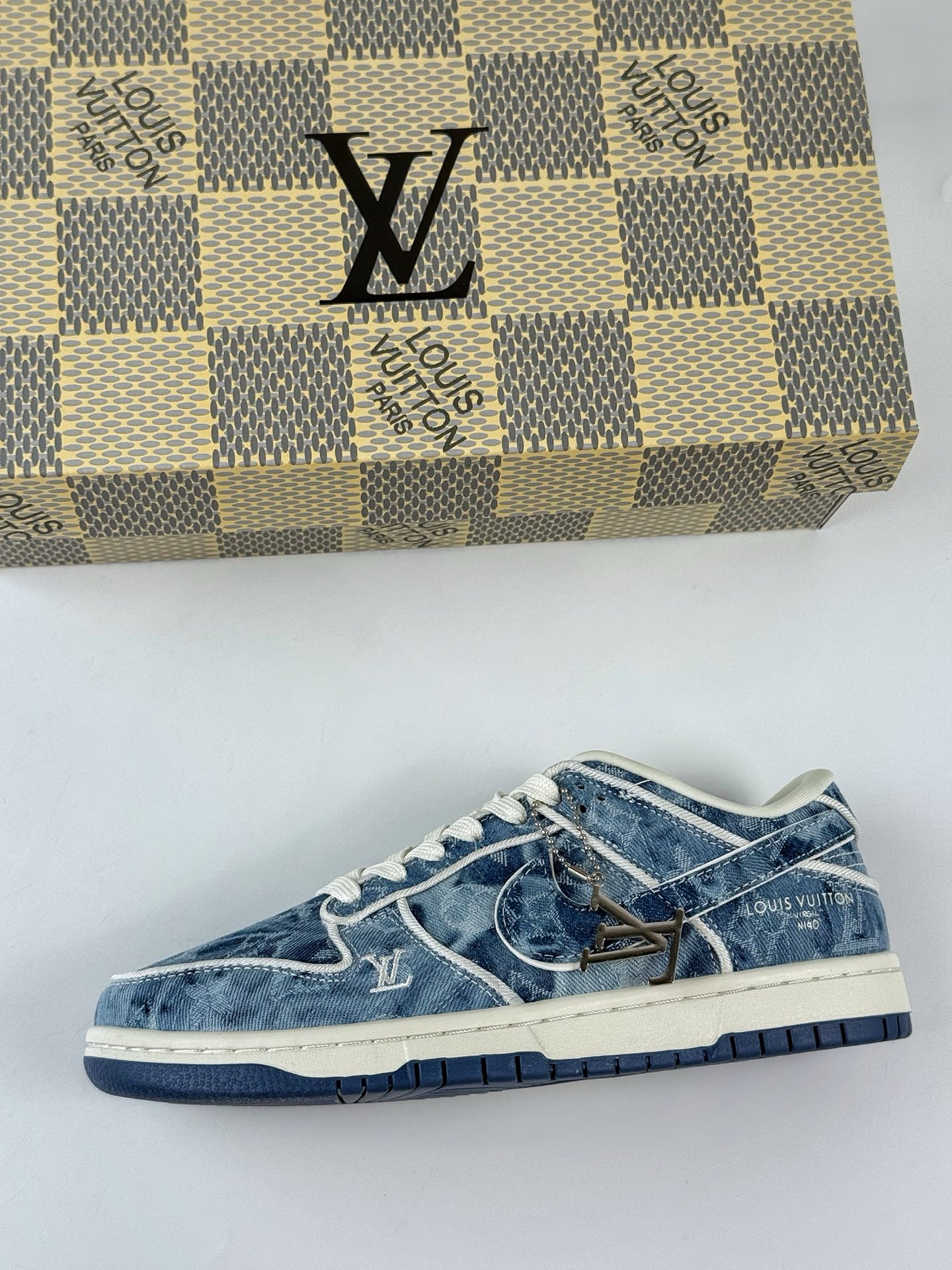 280 NIKE SB Dunk Low RETRO x Louis Vuitton 蓝白牛仔 SC0601-468