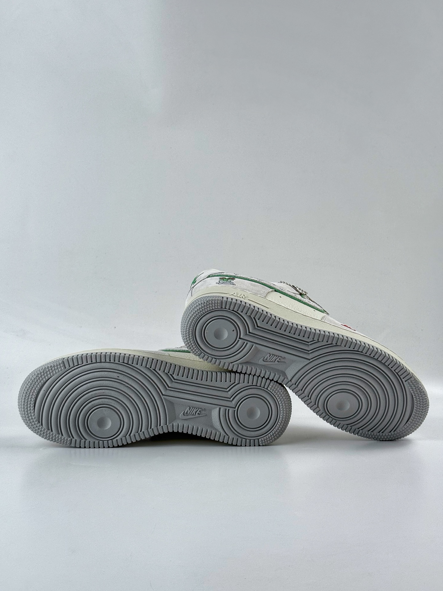 Nike Air Force 1 Low 07 x Louis Vuitton 灰白 YF9511-802