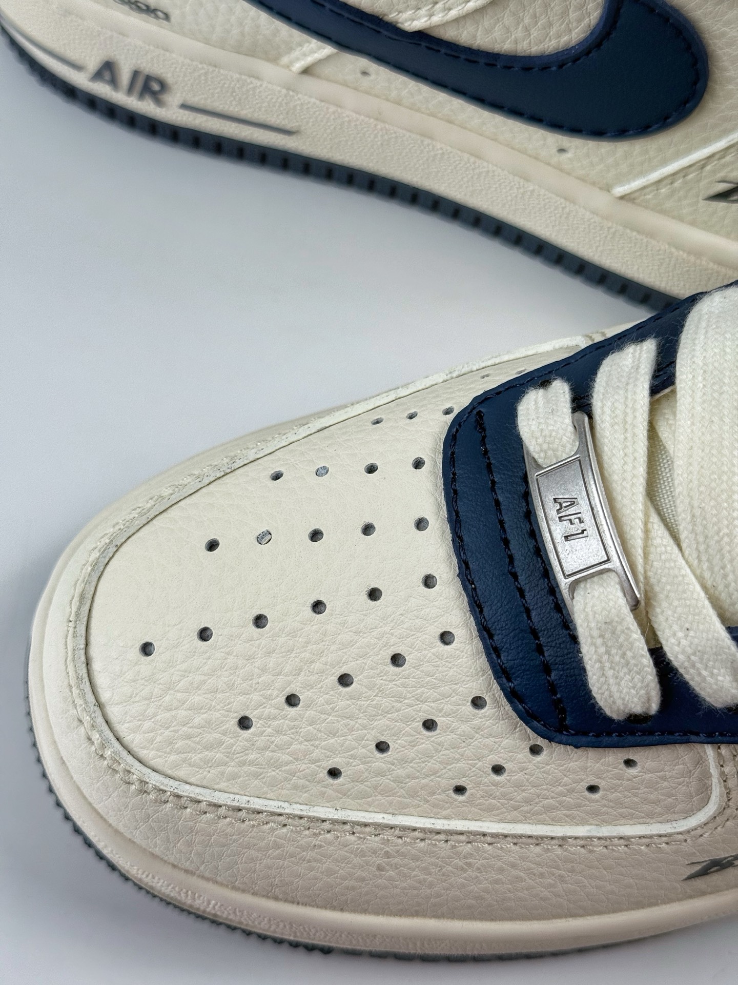 Nike Air Force 1 Low 07 x Balenciaga 米蓝 XD2588-604